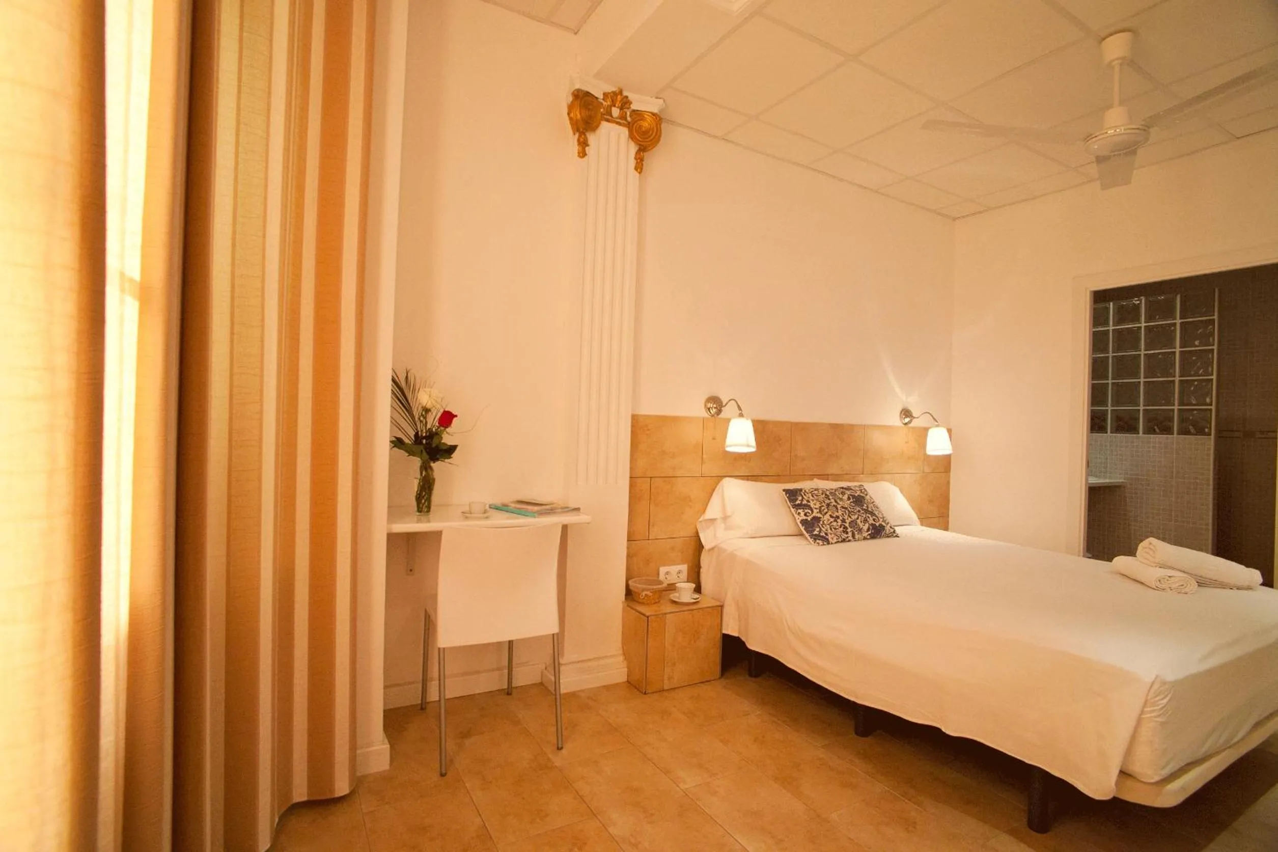 Photo of the whole room, Bed in Hostal Martinval