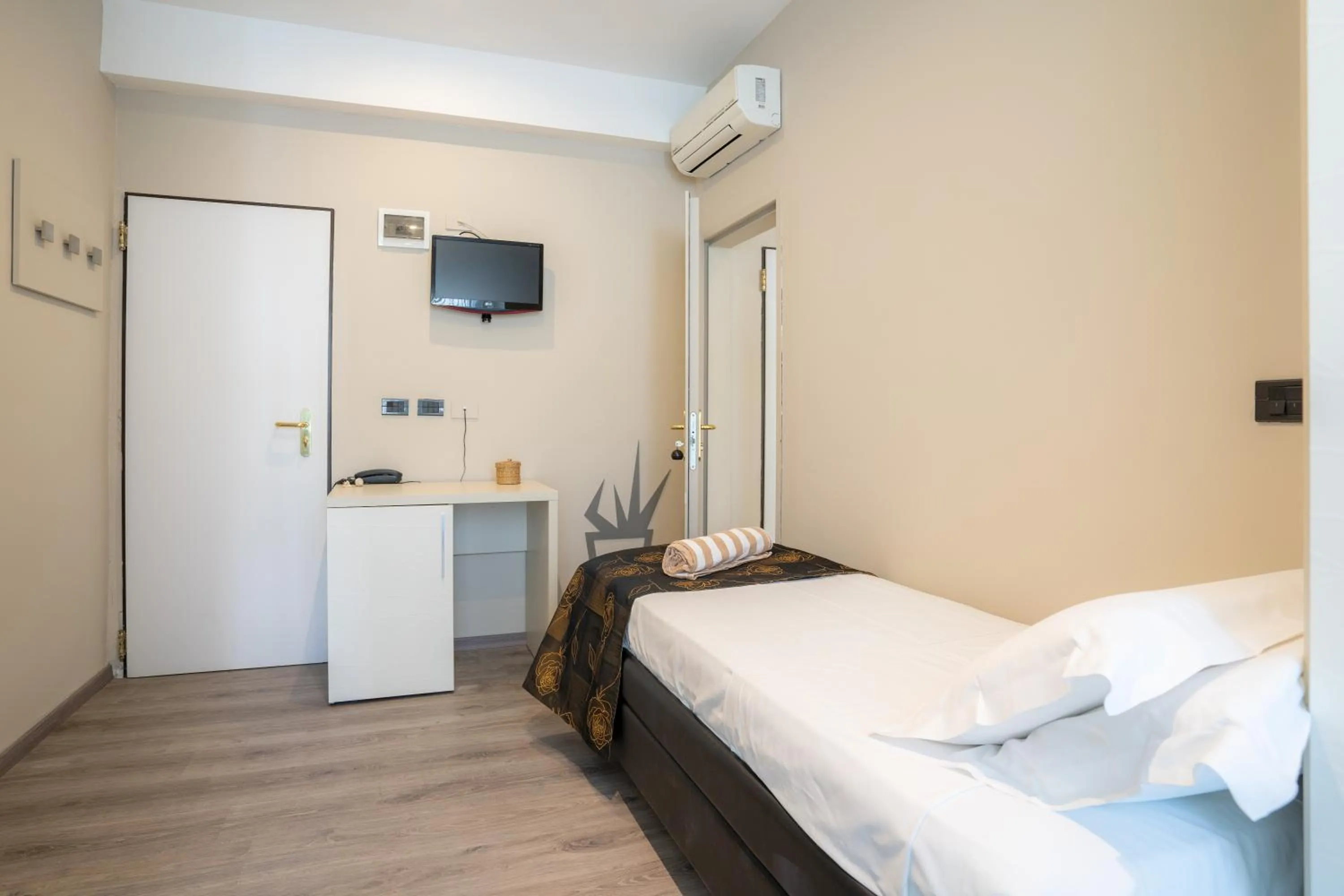 Photo of the whole room in Hotel Arabel