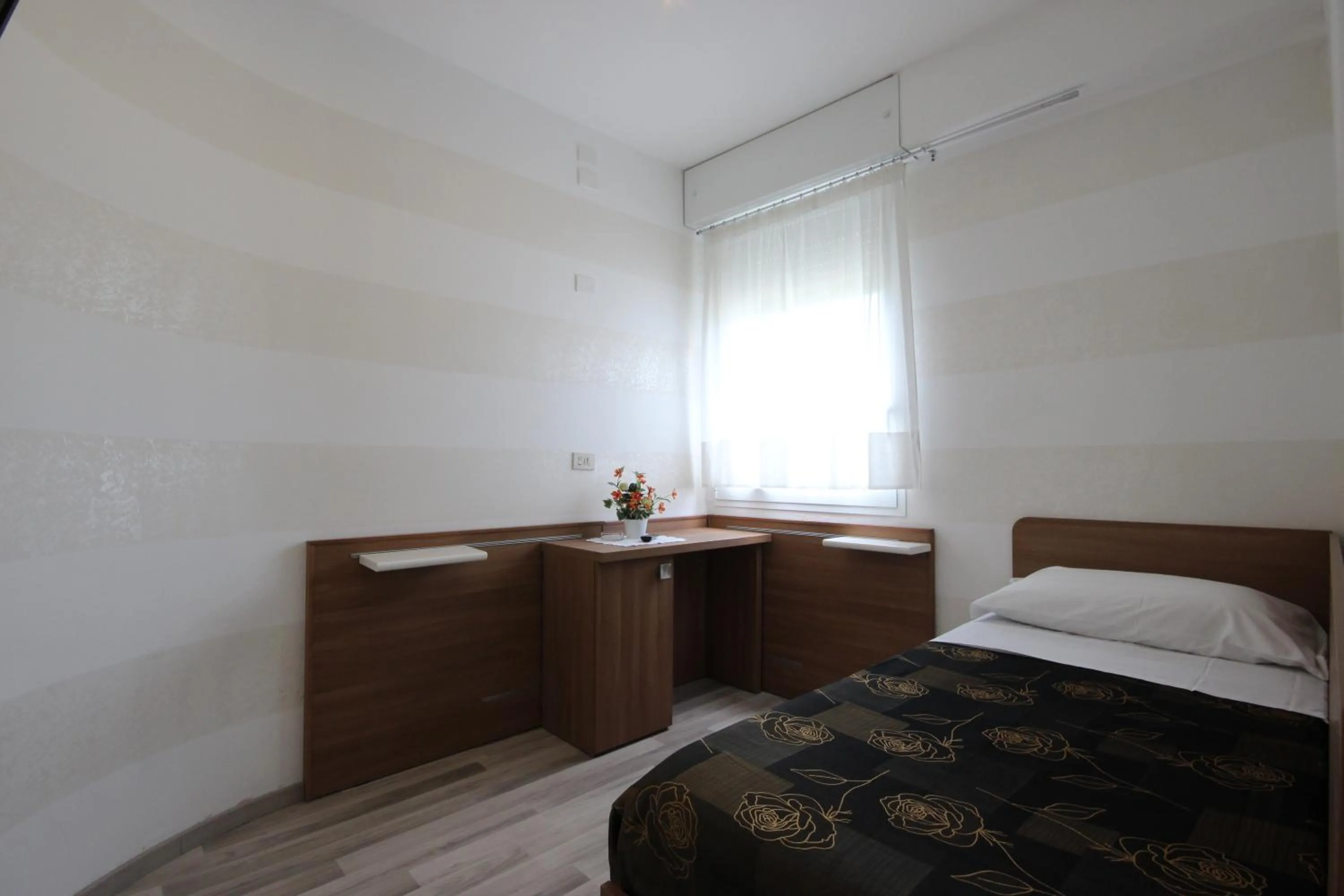 Photo of the whole room in Hotel Arabel