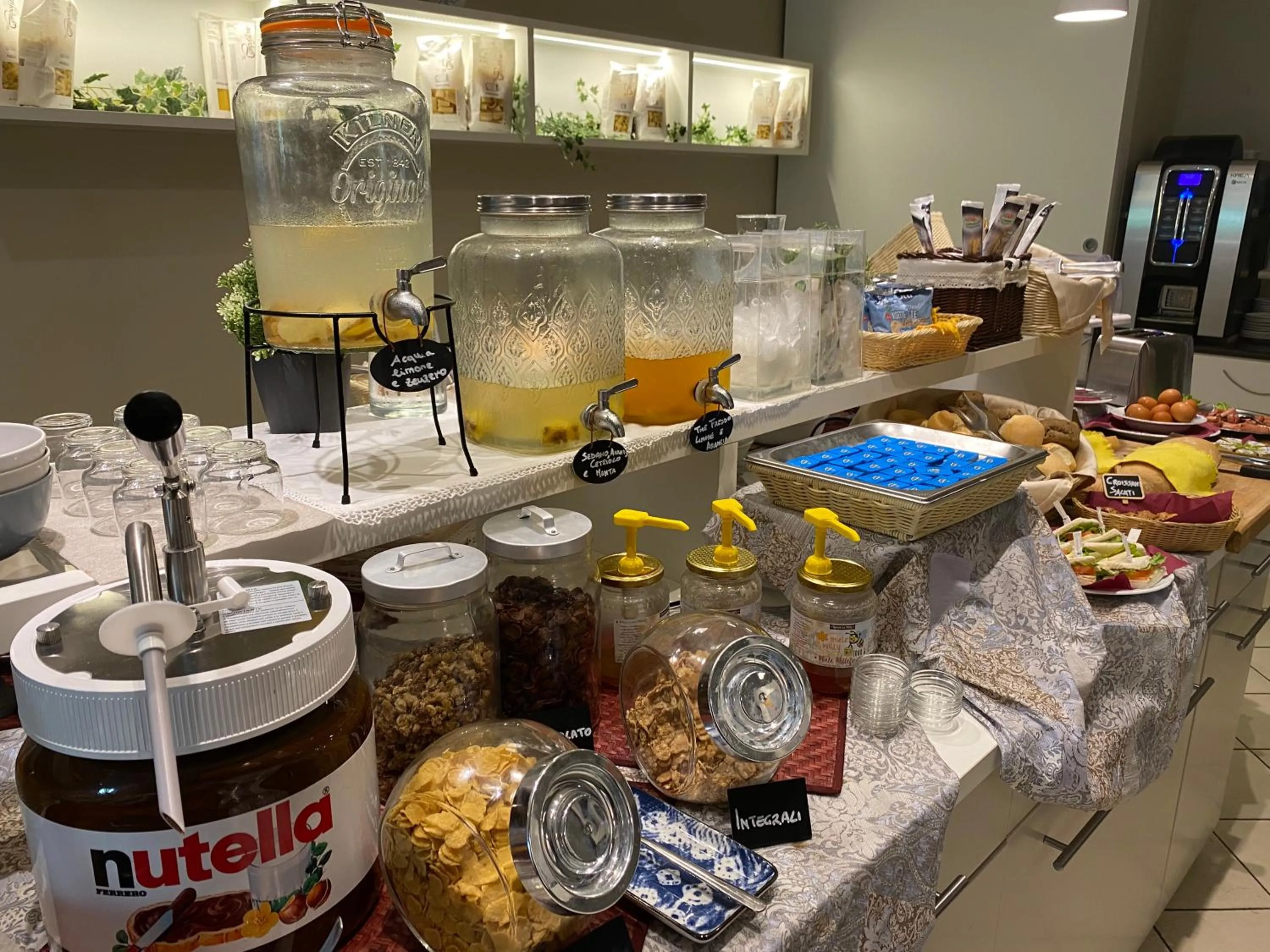 Food and drinks in Hotel Arabel