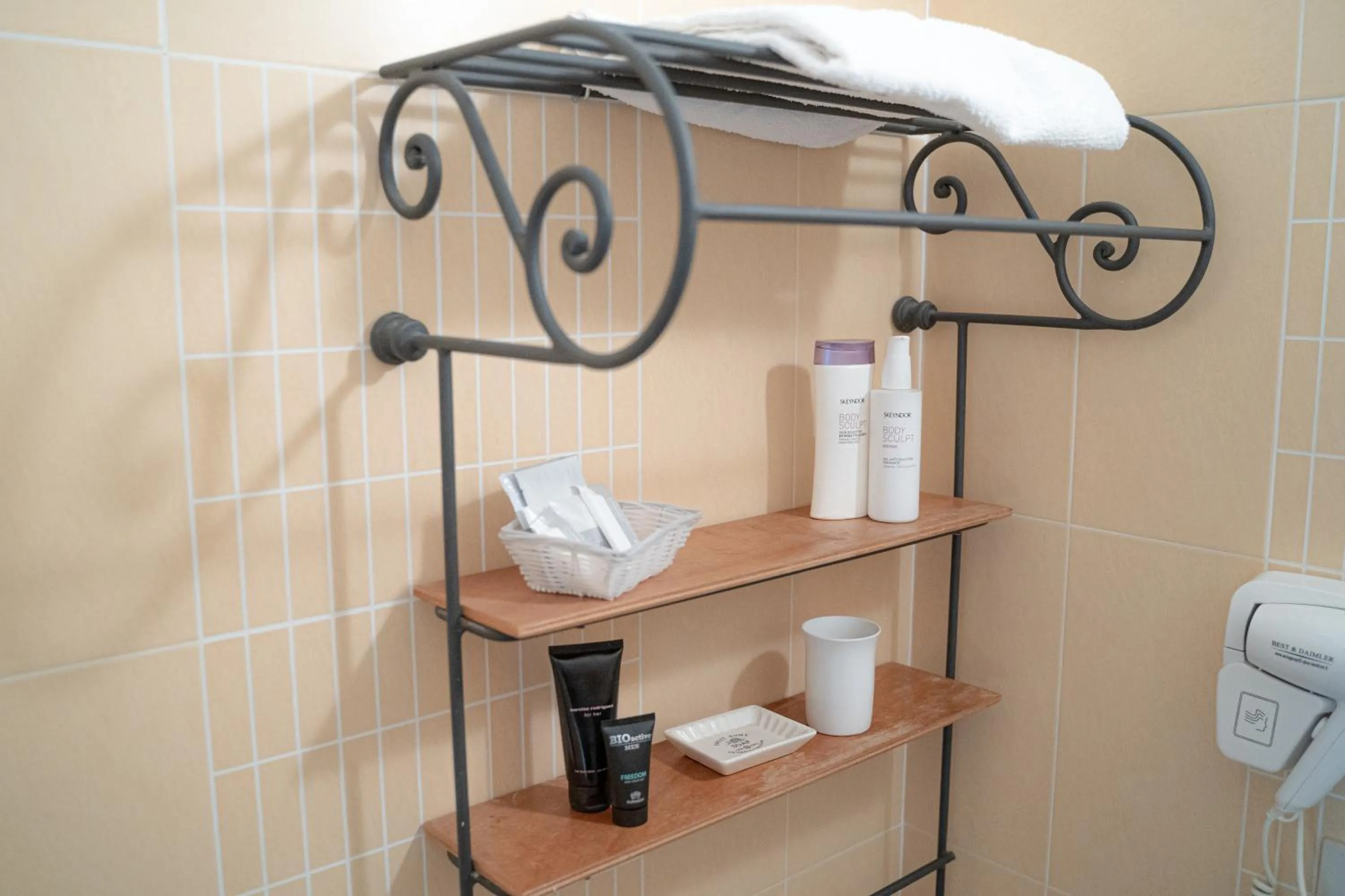 Bathroom in Hotel Arabel