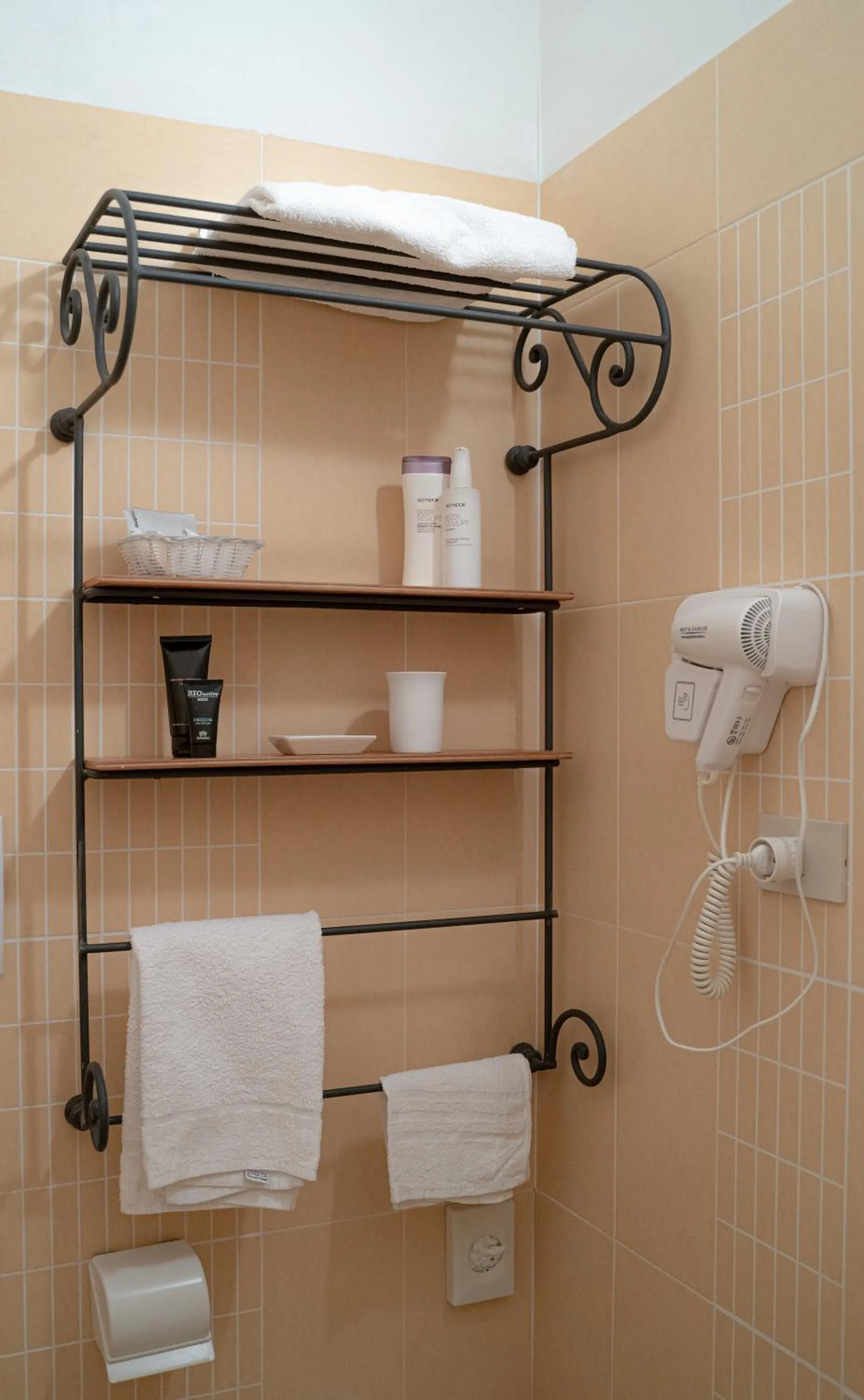 Bathroom in Hotel Arabel