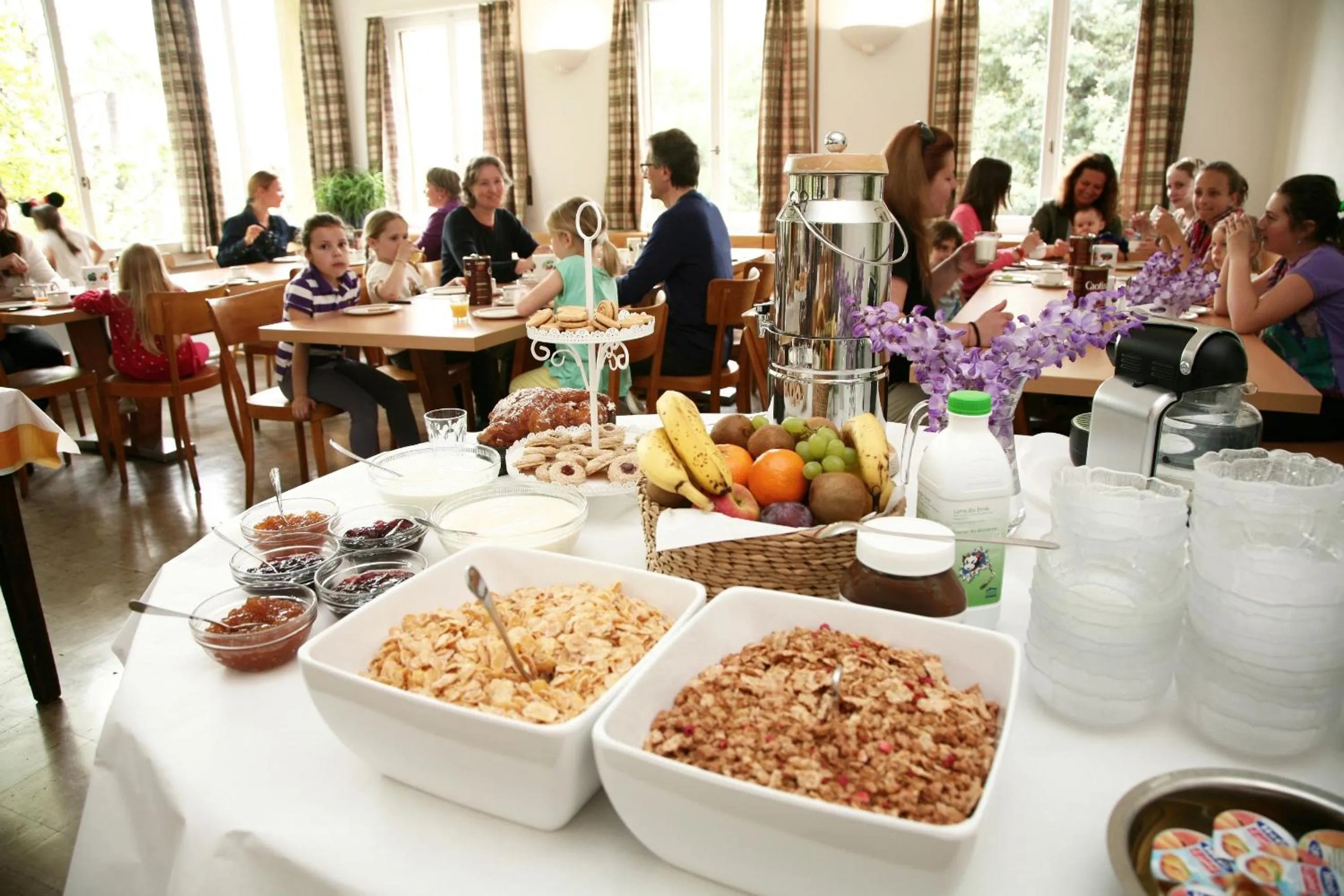 Restaurant/places to eat in Lugano Savosa Youth Hostel