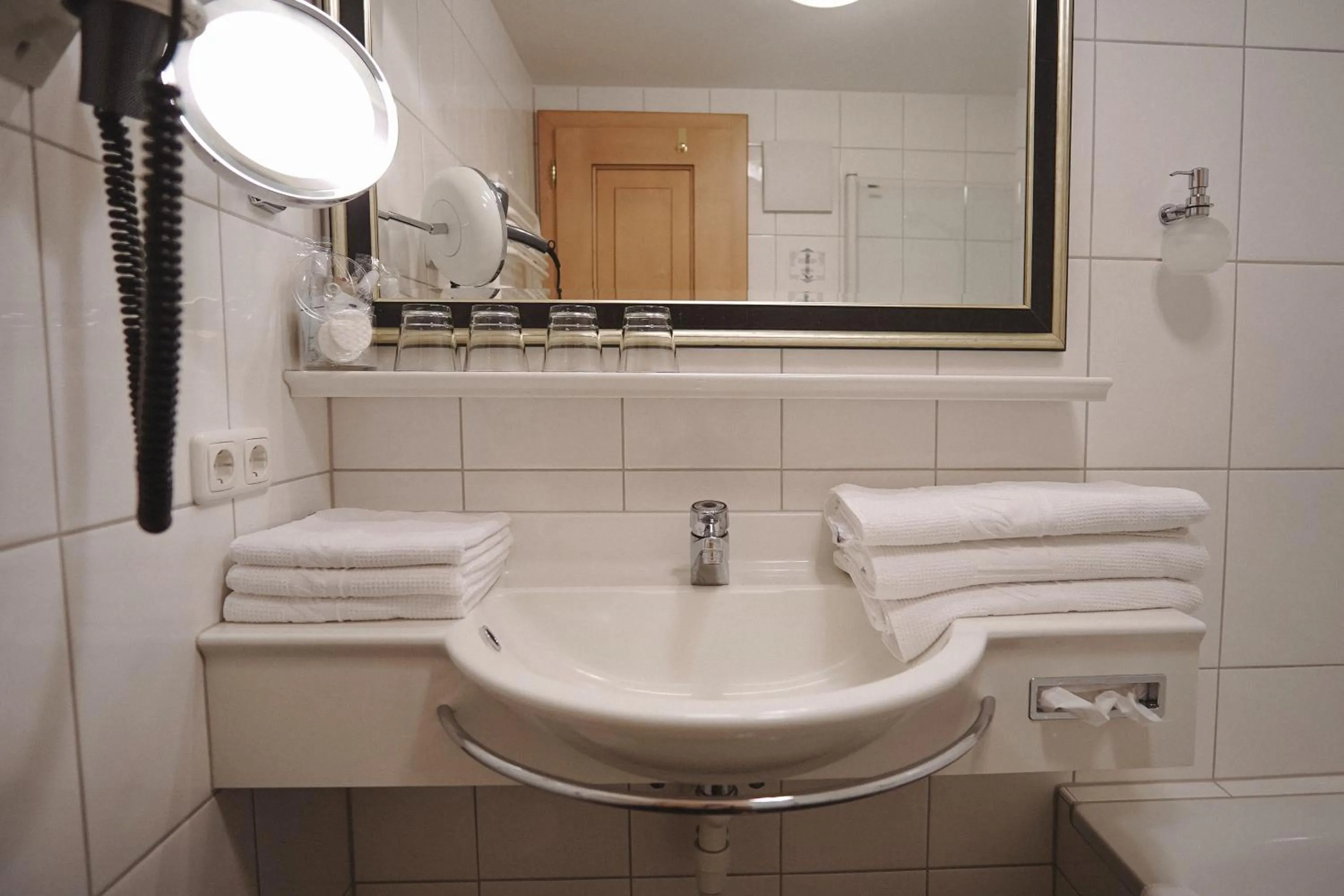 Bathroom in Hotel Acerina Superior