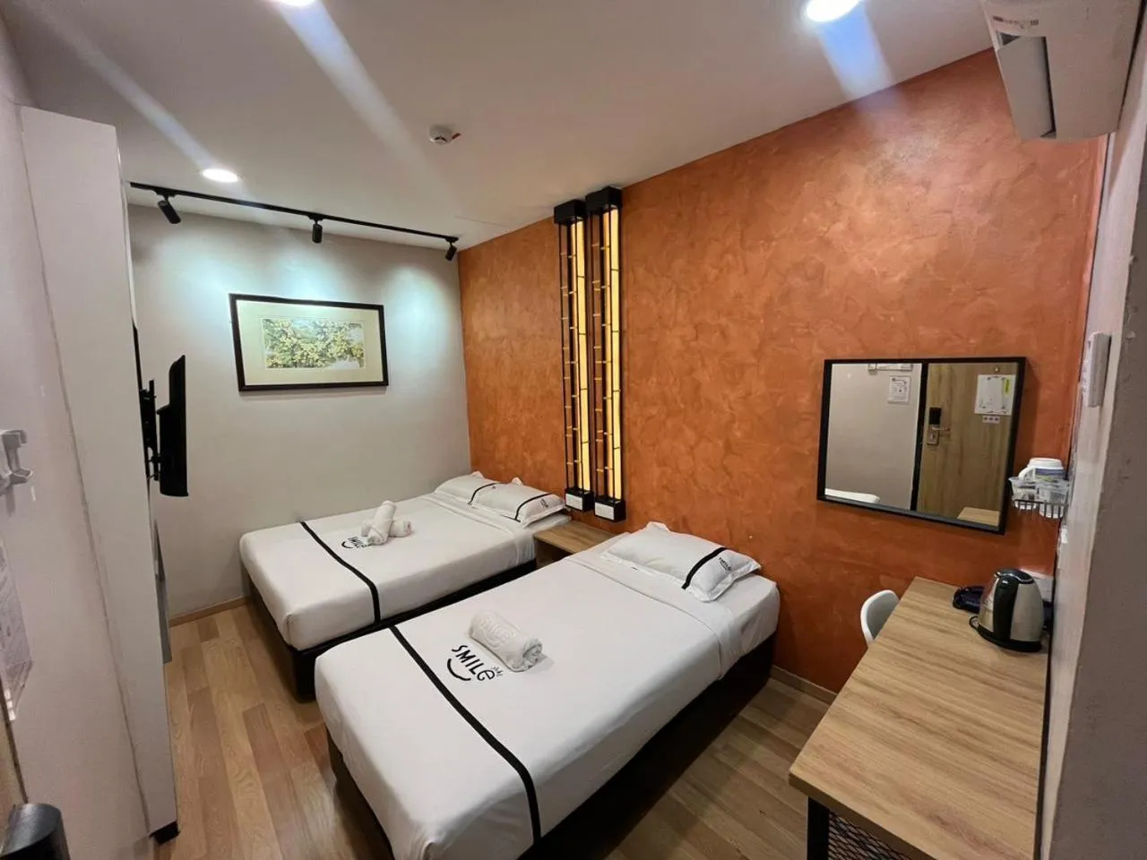 Bedroom, Bed in Smile Hotel Wangsa Maju