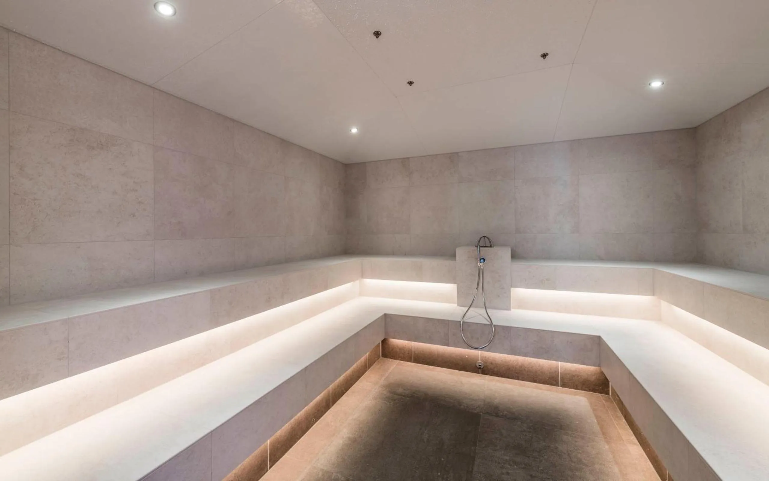 Steam room in Hotel Seeber