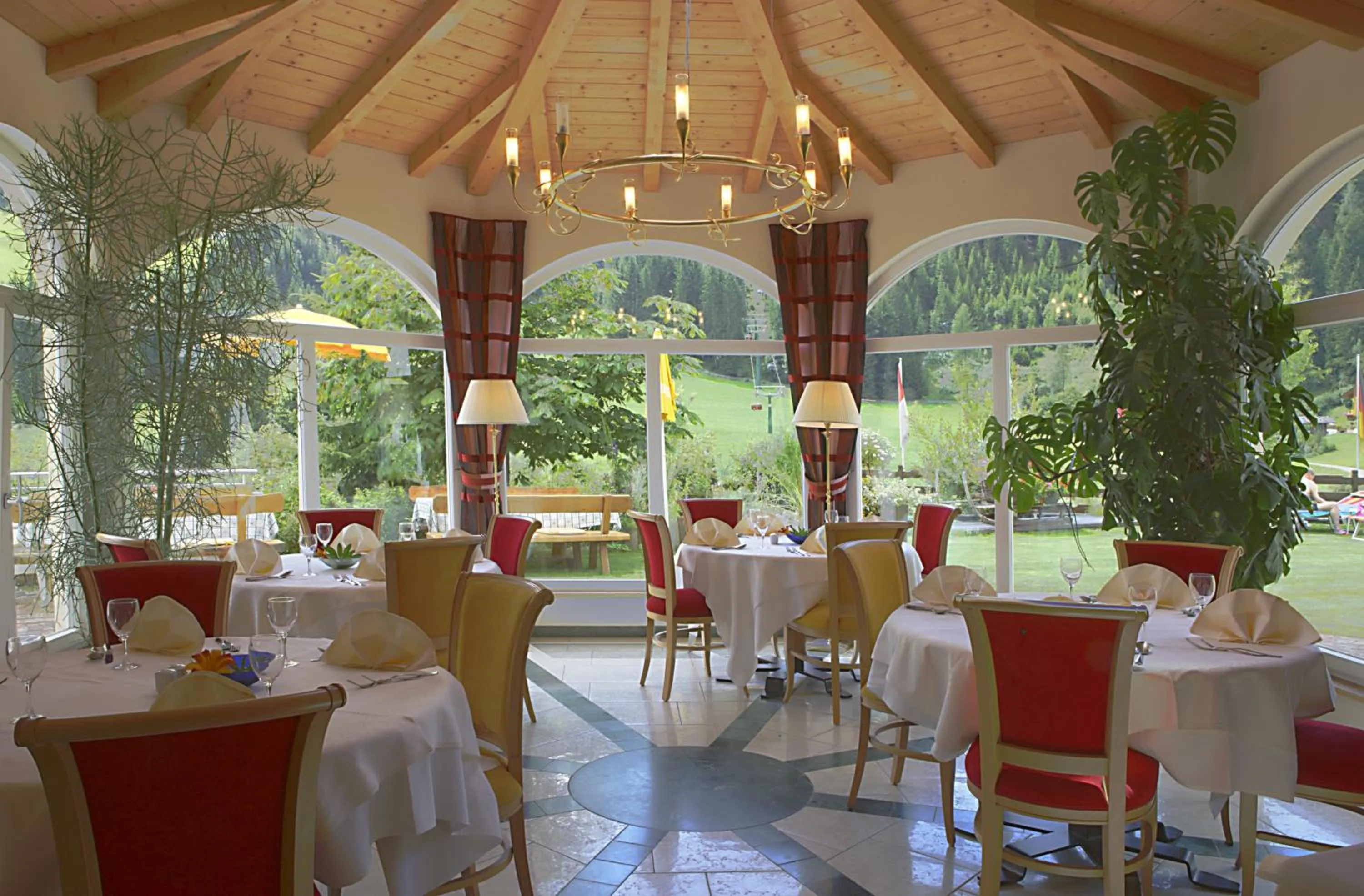 Restaurant/places to eat in Hotel Seeber