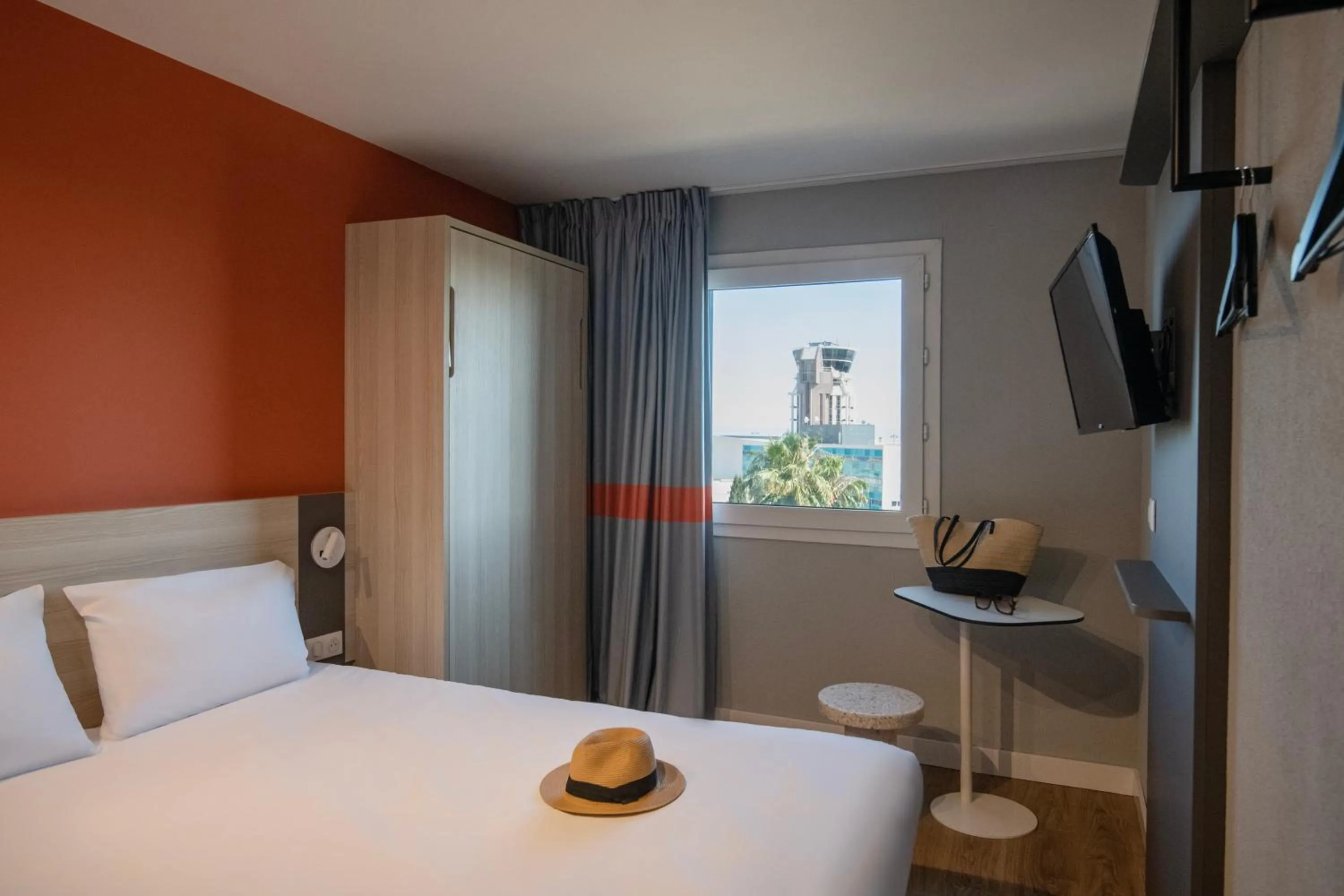 Bedroom, Bed in ibis budget Nice Aeroport