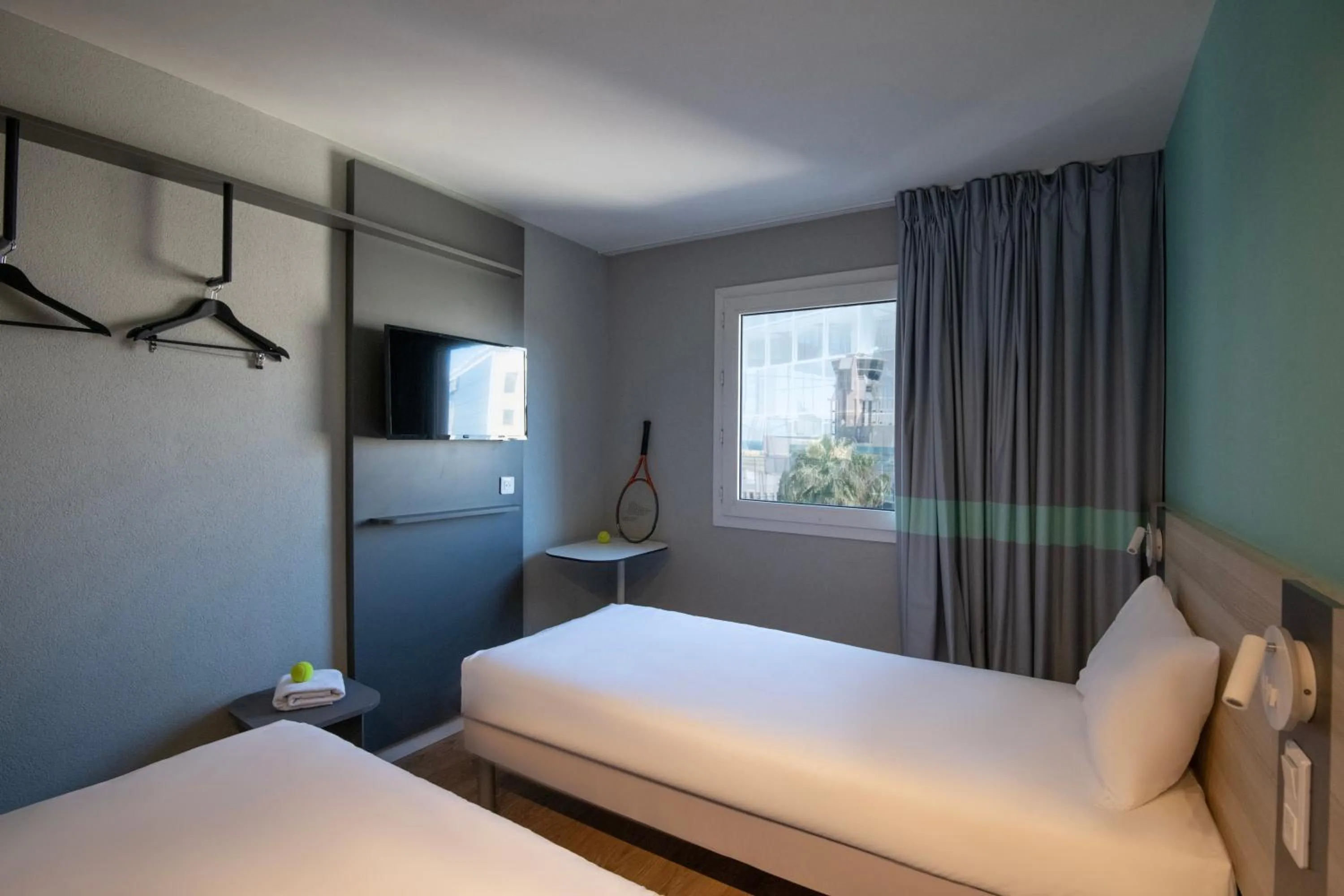 Photo of the whole room, Bed in ibis budget Nice Aeroport