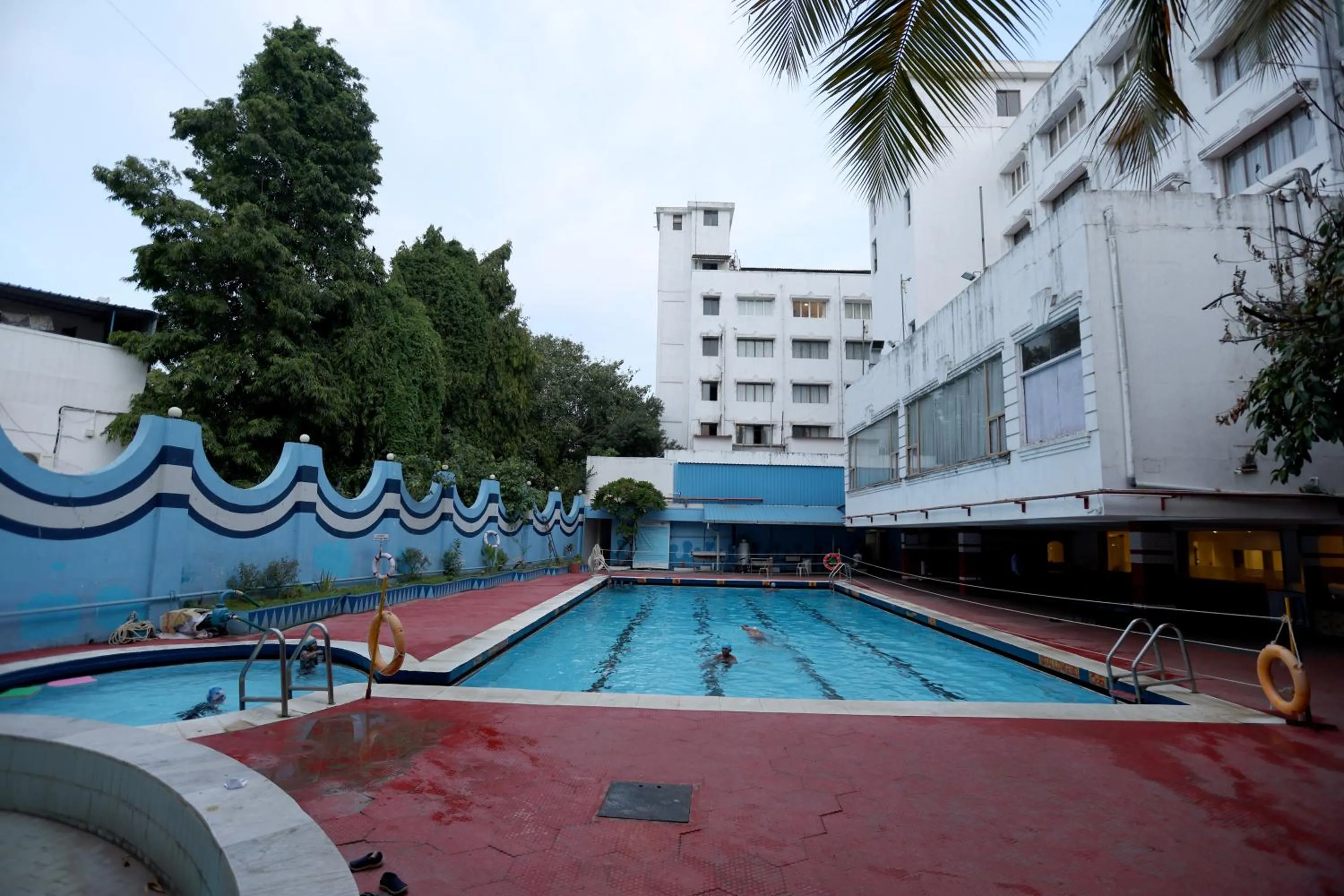 Swimming pool in Breeze Residency