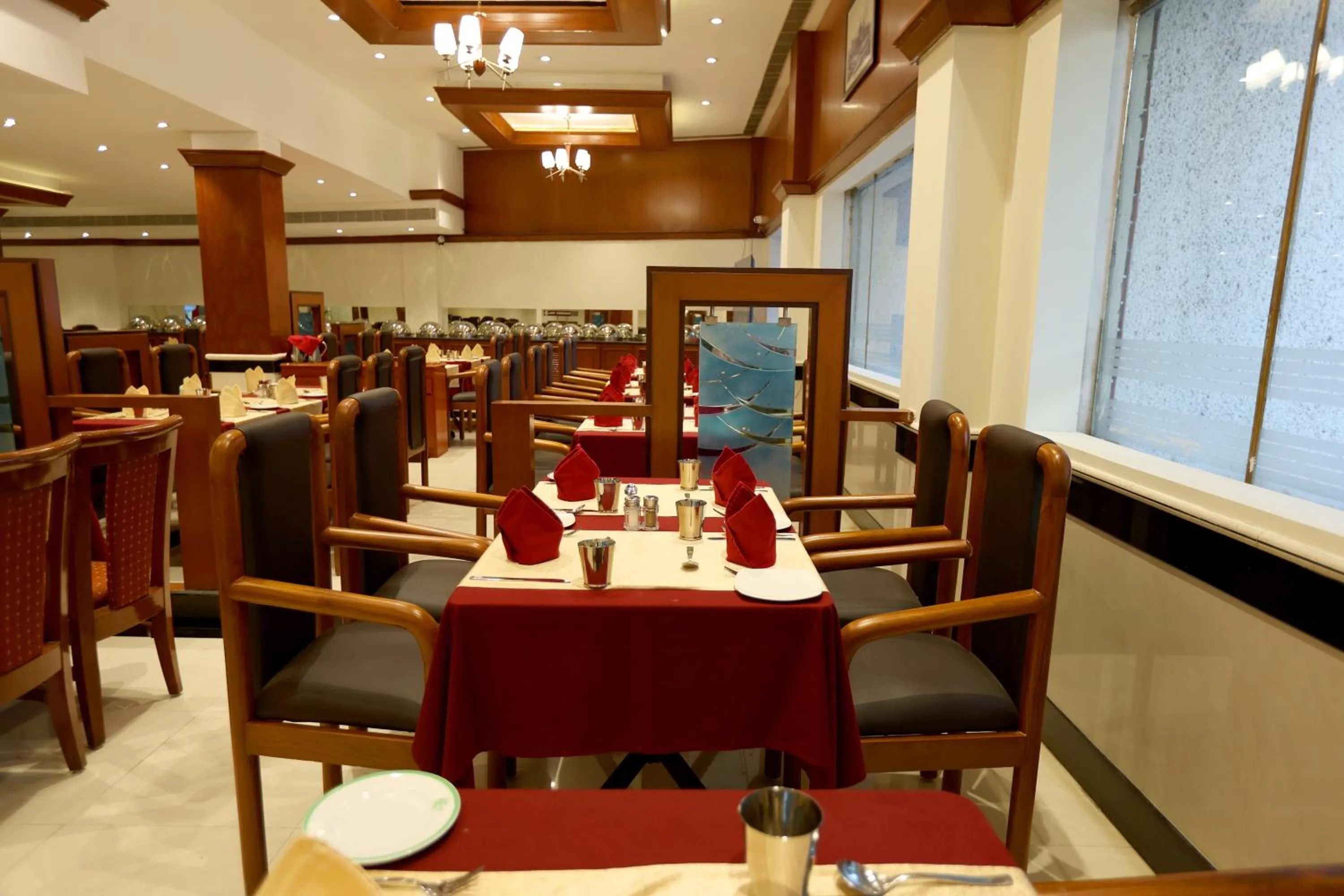 Restaurant/places to eat in Breeze Residency