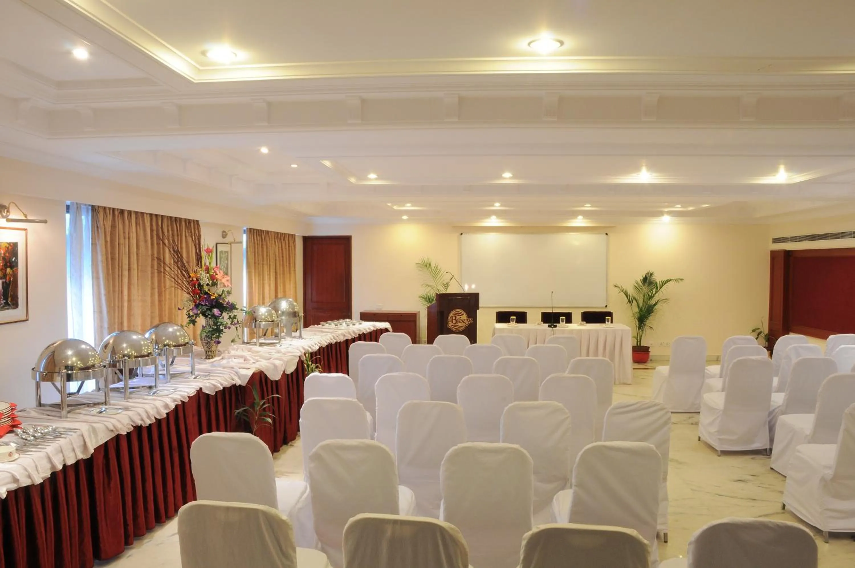 Business facilities in Breeze Residency