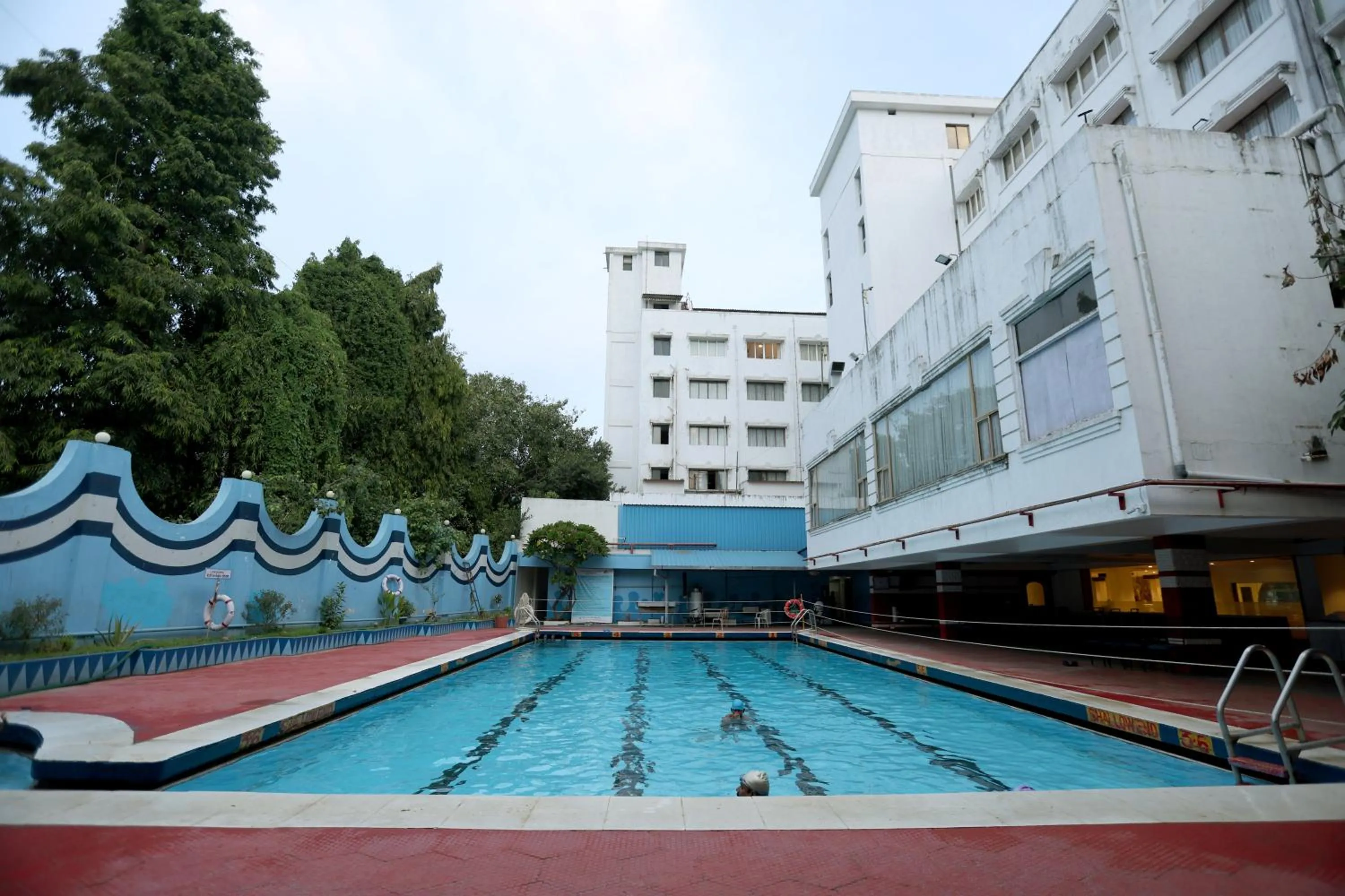 Swimming pool in Breeze Residency