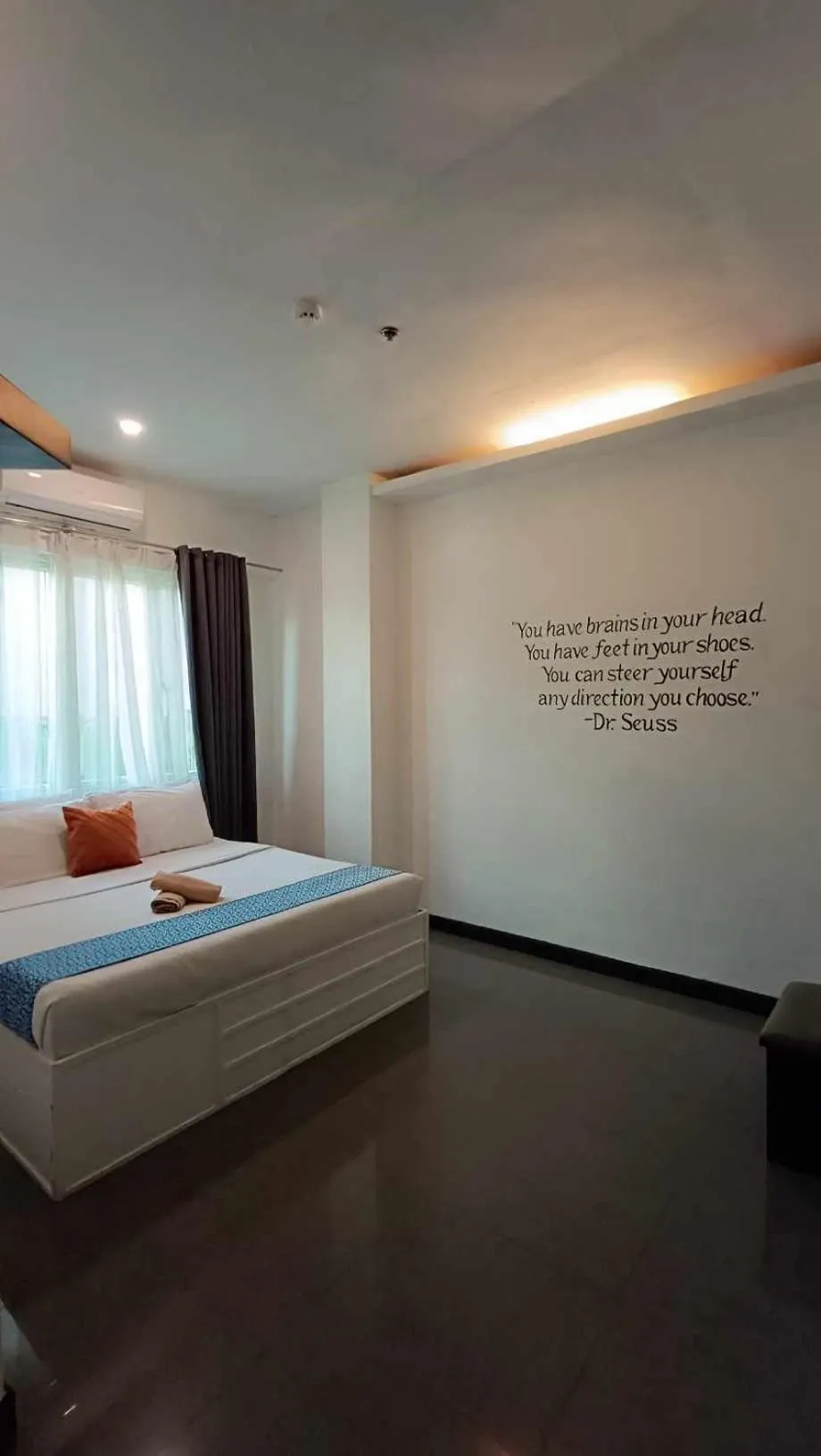 Bed in The ApplePeach House