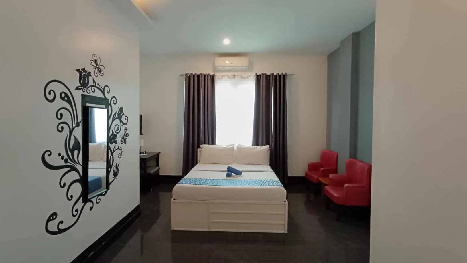 Bed in The ApplePeach House