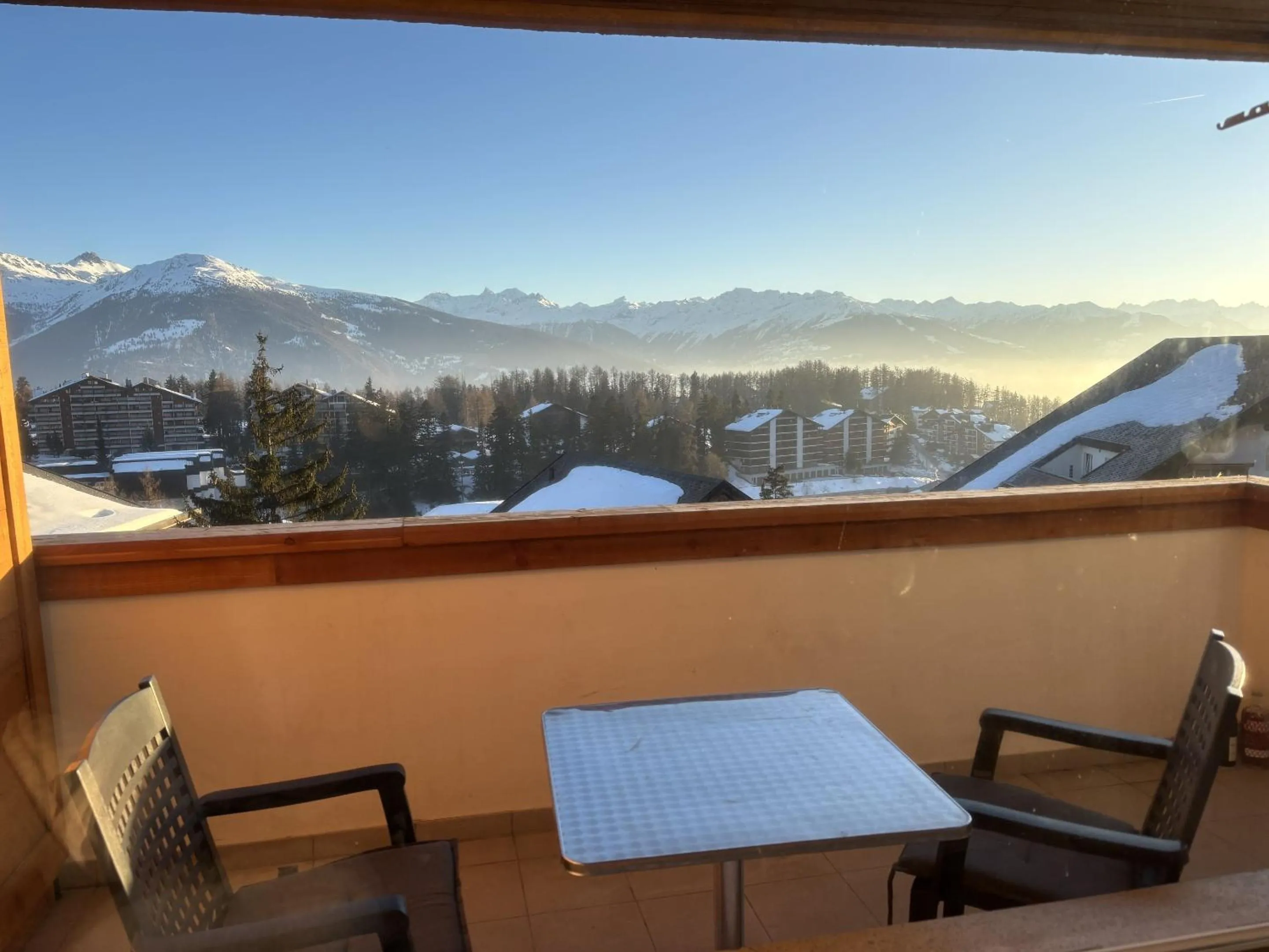 L'Eperon Center Crans wonderful view