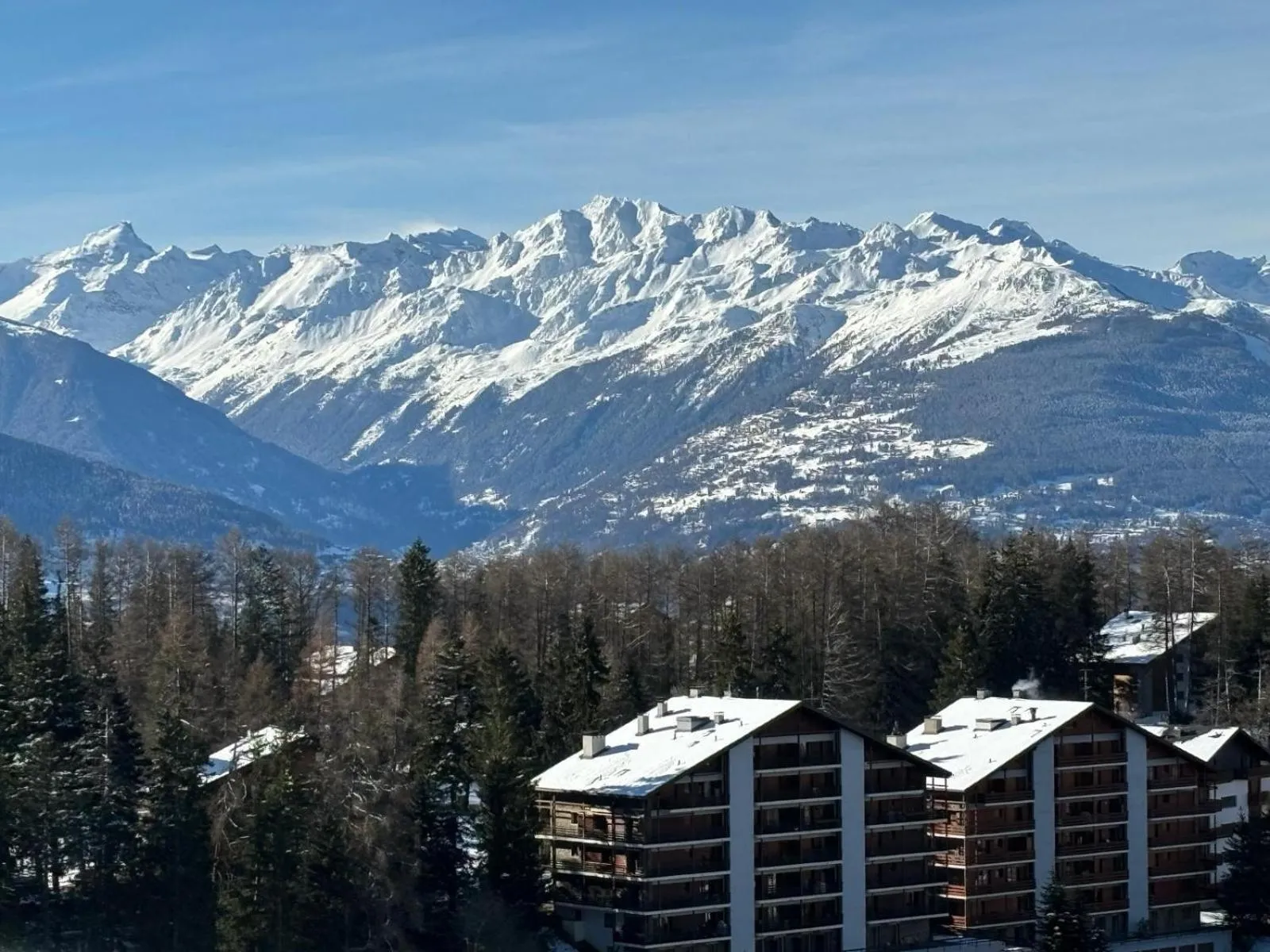 L'Eperon Center Crans wonderful view