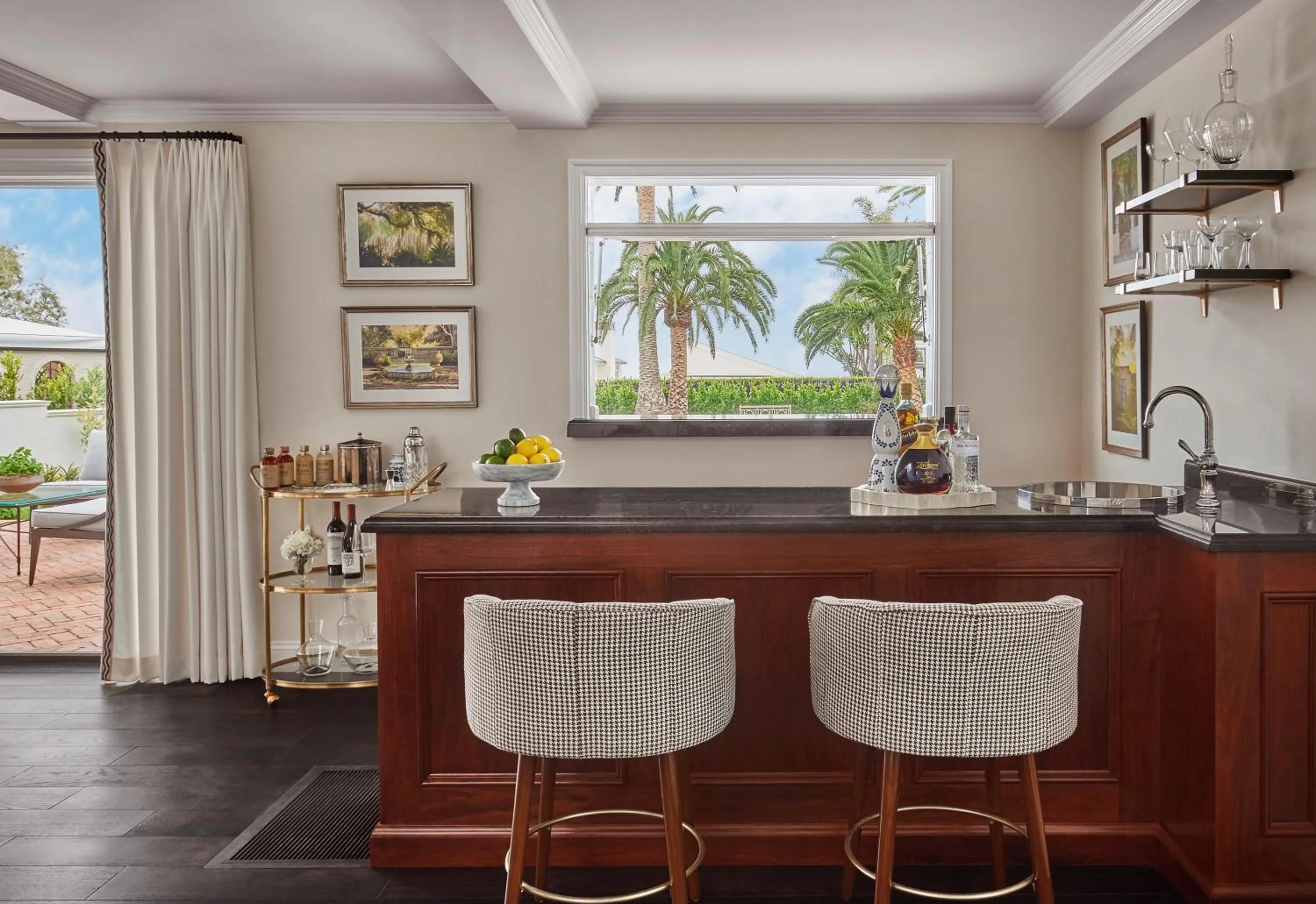 Seating area in Rosewood Miramar Beach