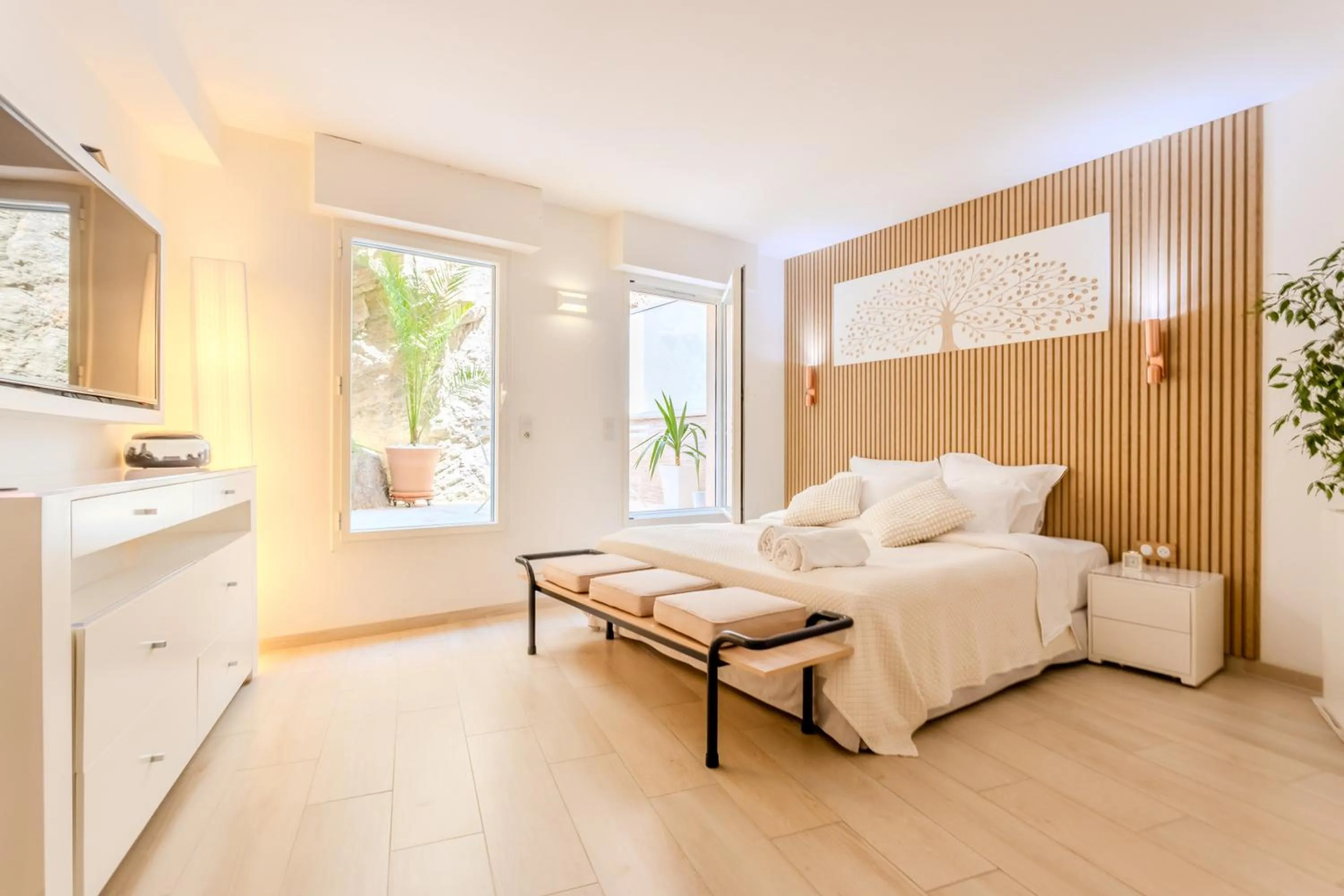 Bed in Traverse Des Artistes