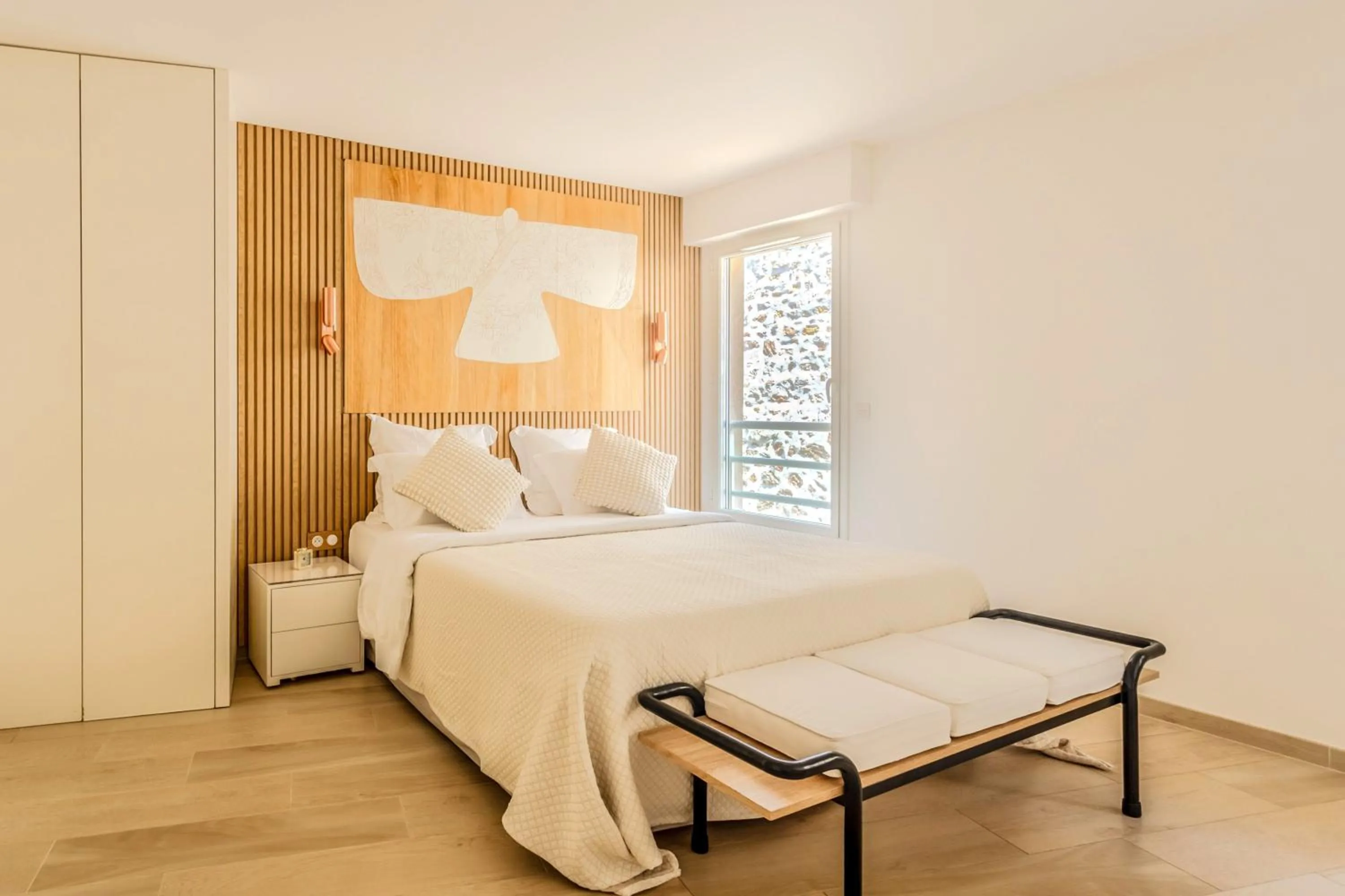 Bedroom, Bed in Traverse Des Artistes