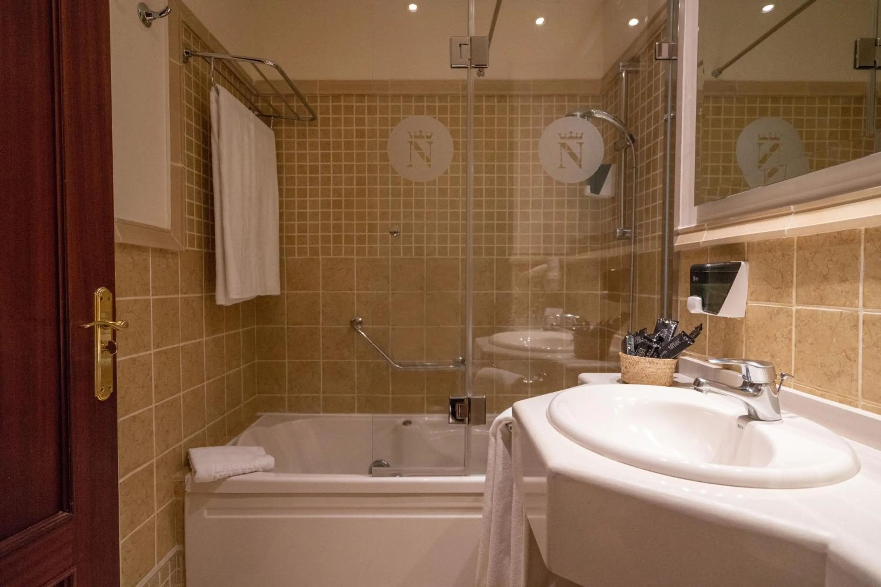 Bathroom in Laguna Nivaria Hotel & Spa