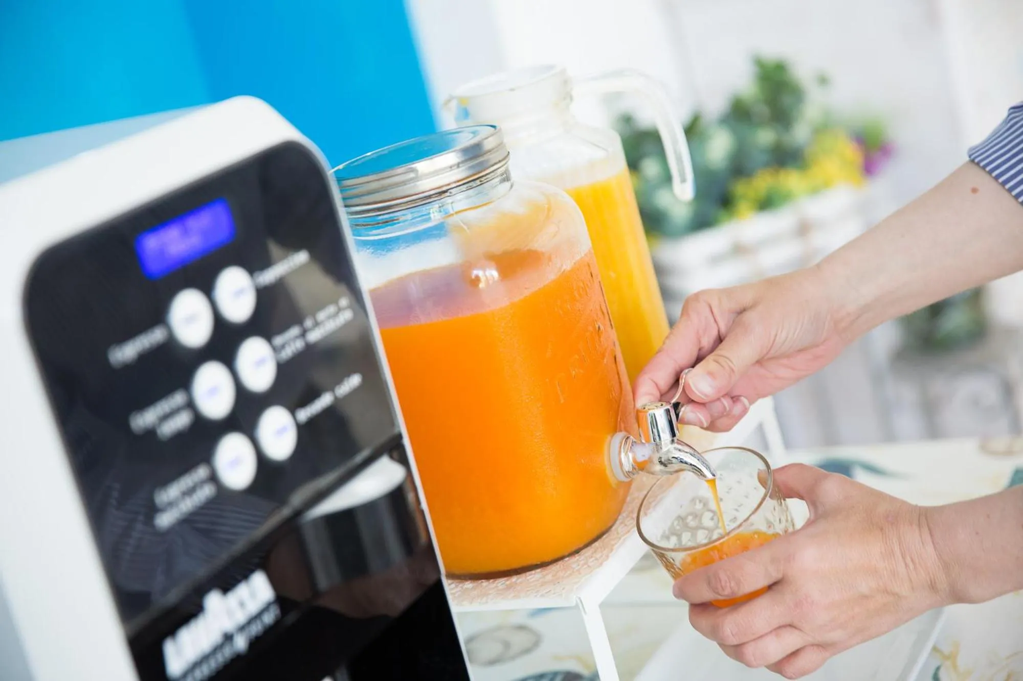 Restaurant/places to eat in Palmasera Charming Suites