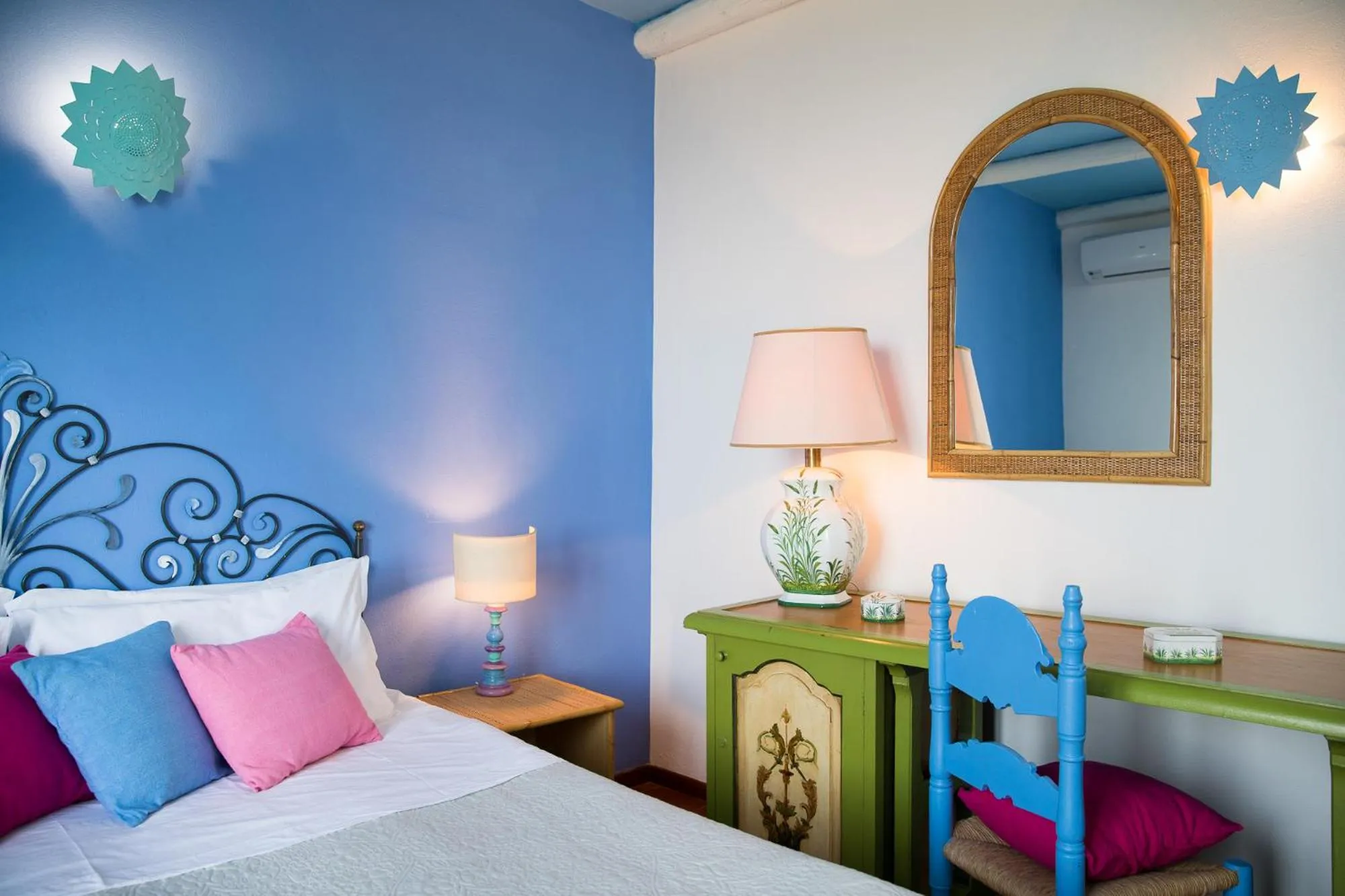 Bed in Palmasera Charming Suites