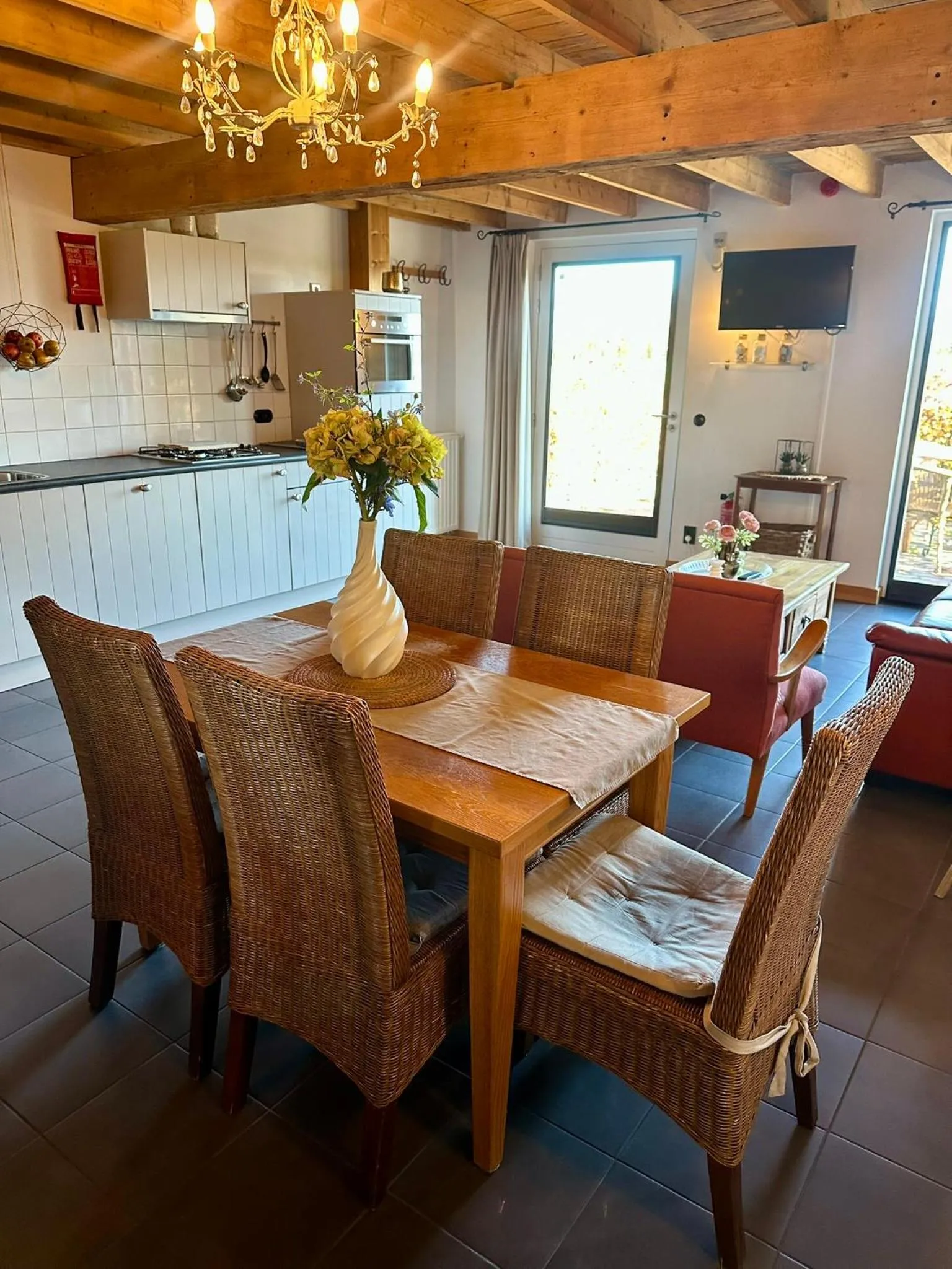 Dining area in Erfgoed & Logies Den Heijkant
