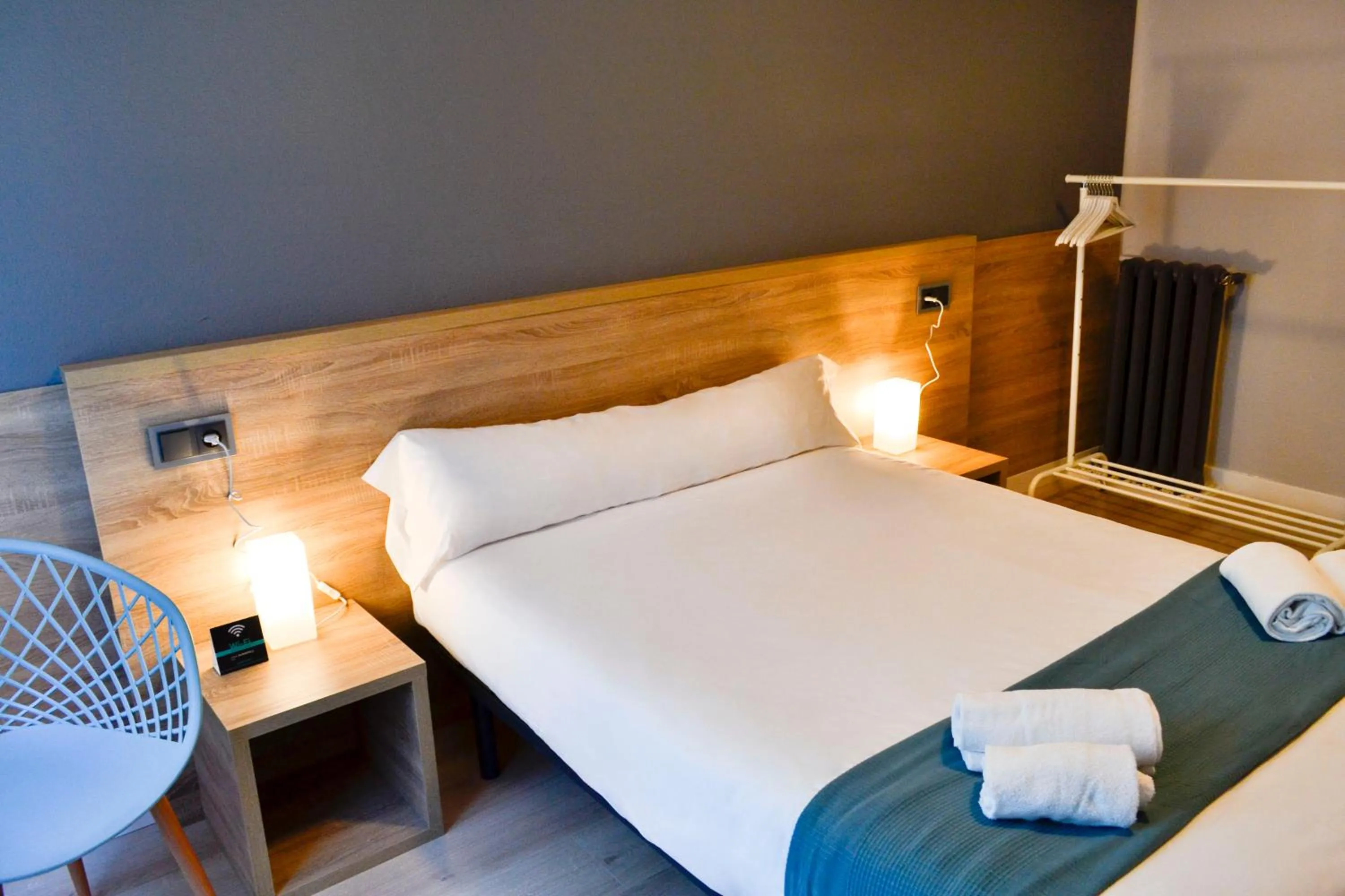 Bed in Alda Centro León