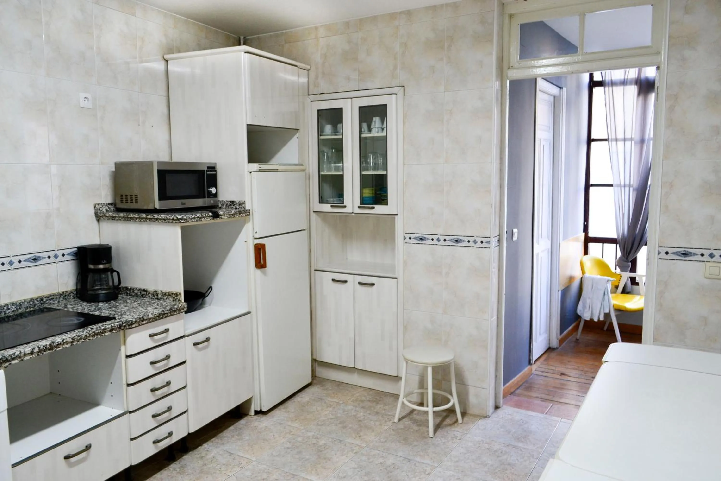 Kitchen or kitchenette in Alda Centro León