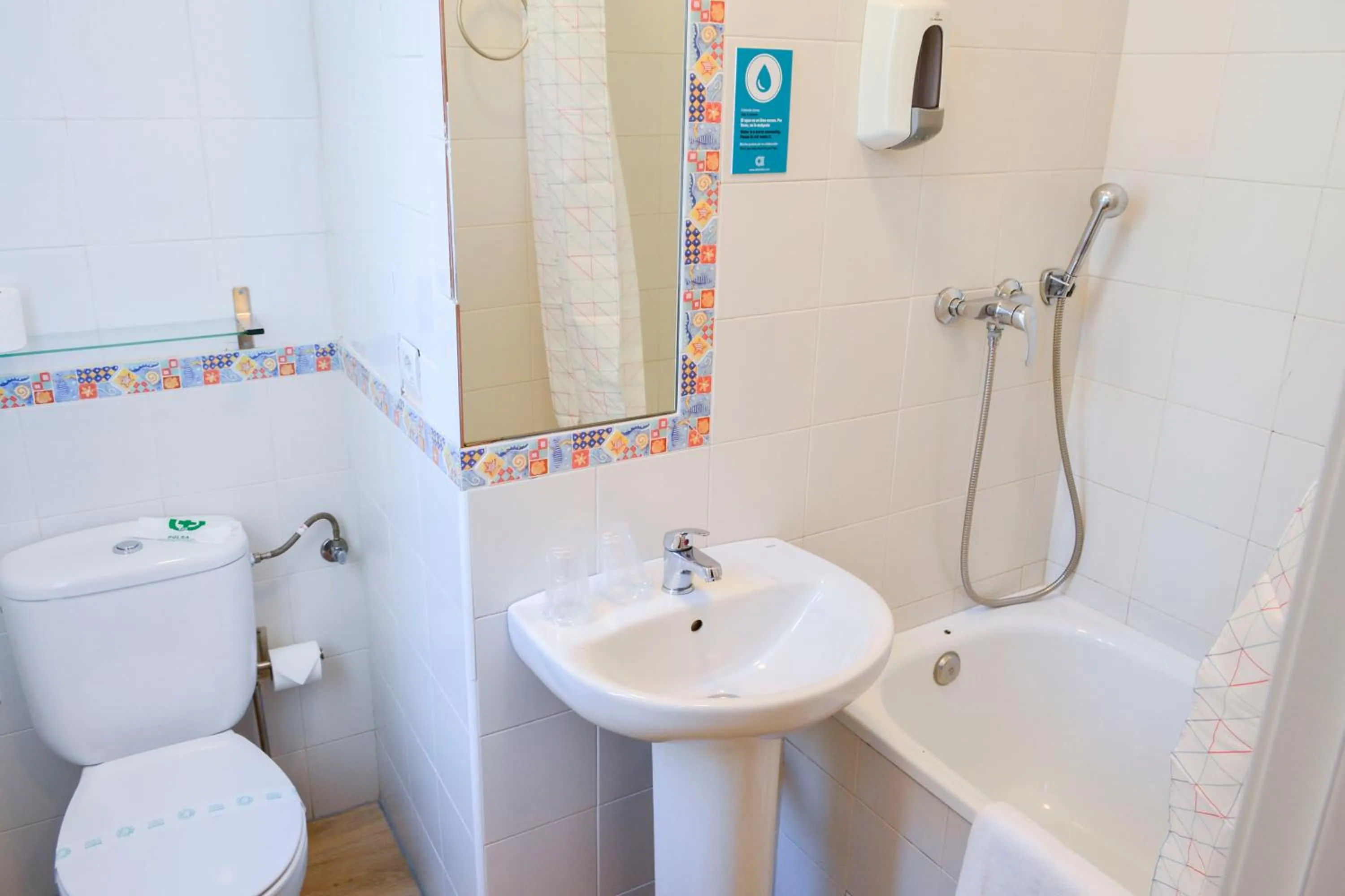 Bathroom in Alda Centro León