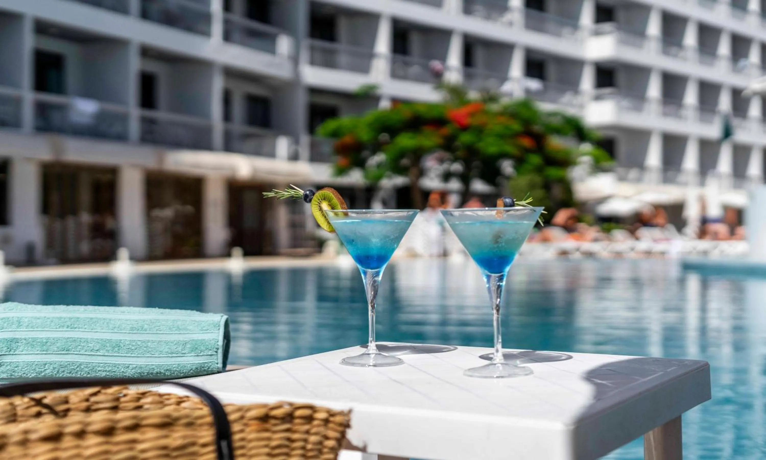 Swimming pool in Ona Palm Beach