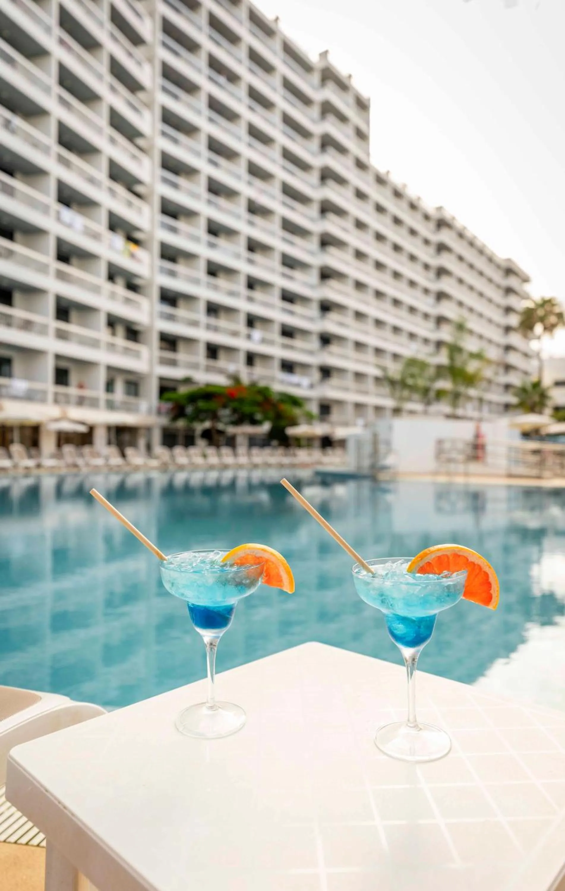 Swimming pool in Ona Palm Beach