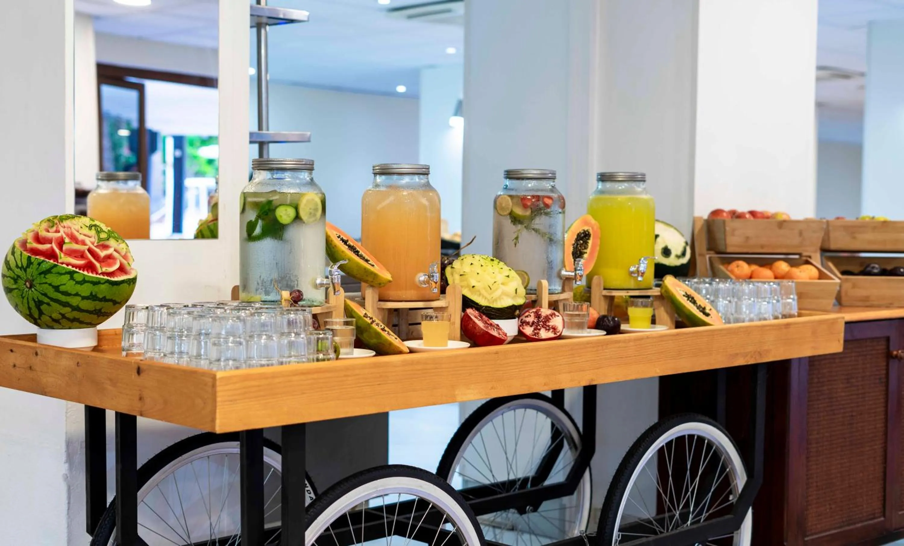 Restaurant/places to eat in Ona Palm Beach