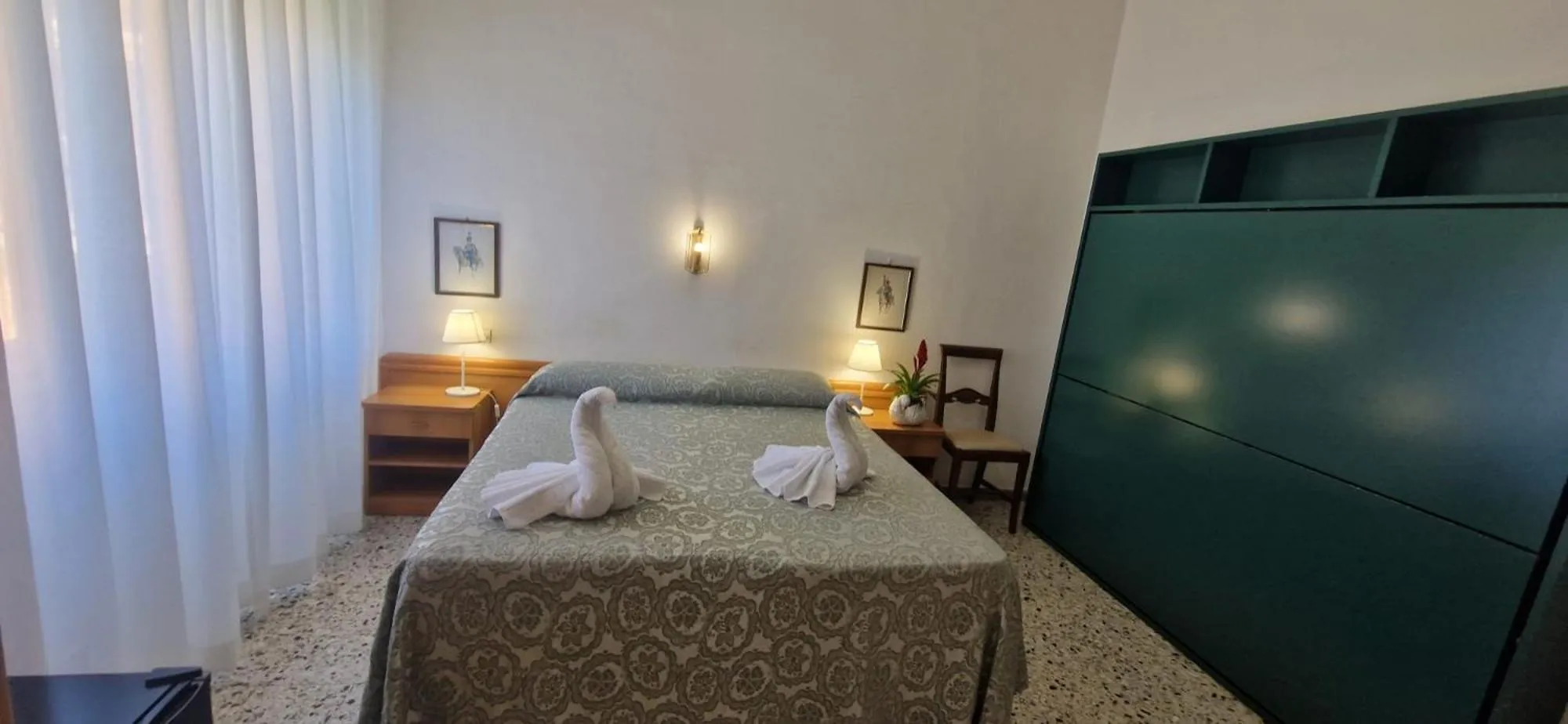 Photo of the whole room in Hotel Dora