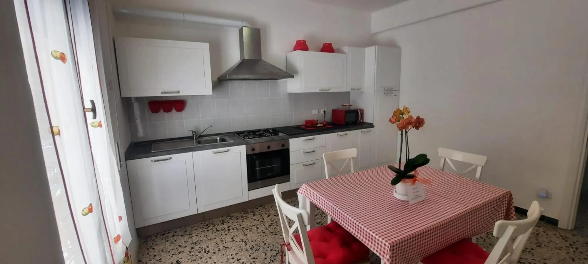 Kitchen or kitchenette in Hotel Dora