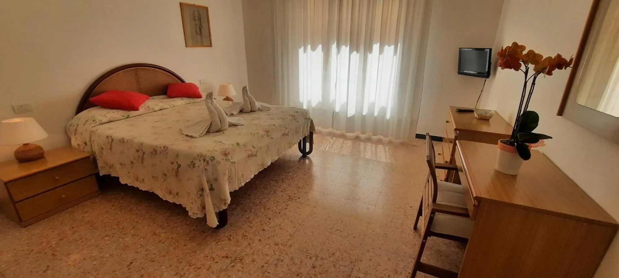 Bedroom in Hotel Dora