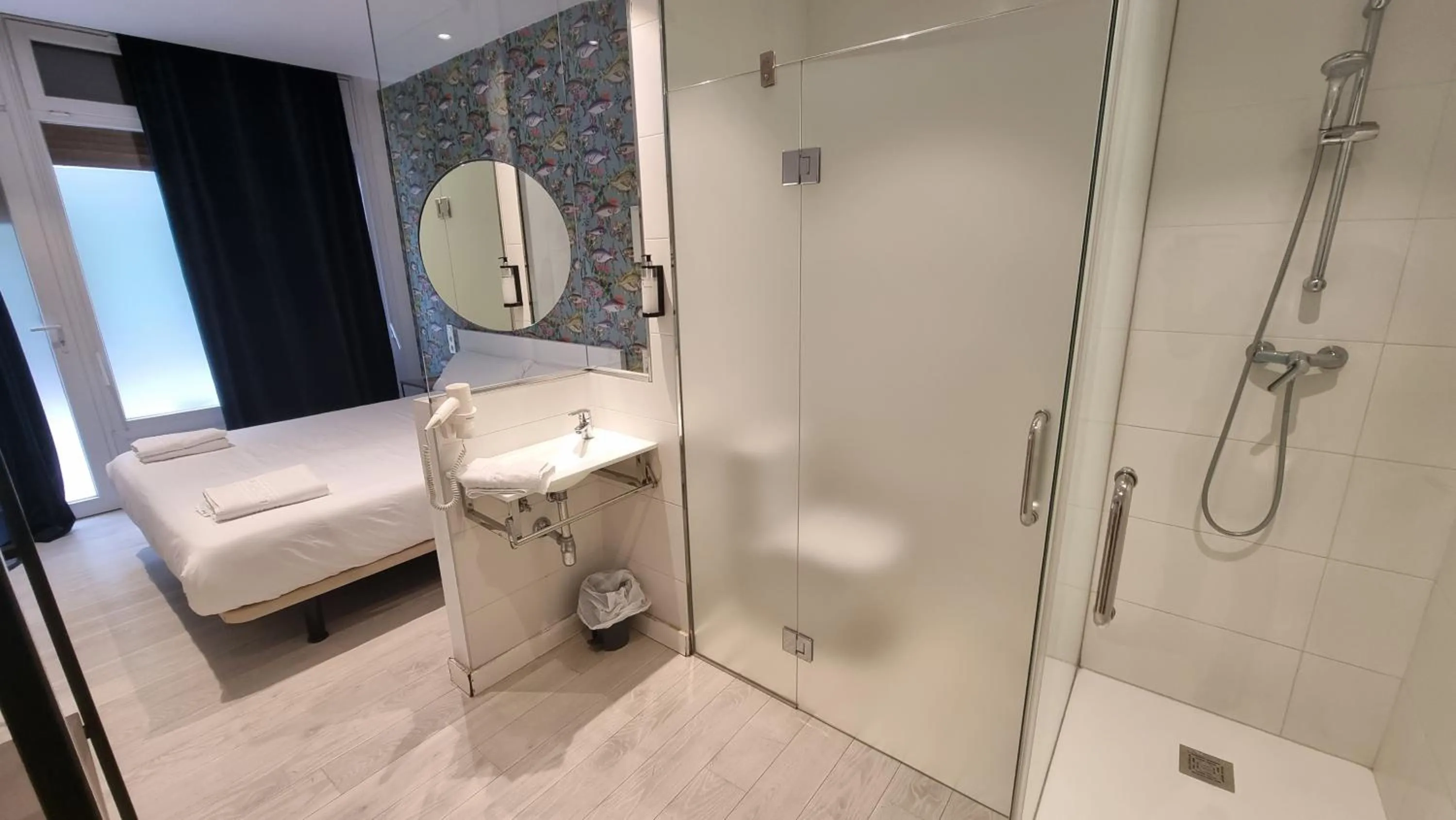 Shower in Hotel Norte