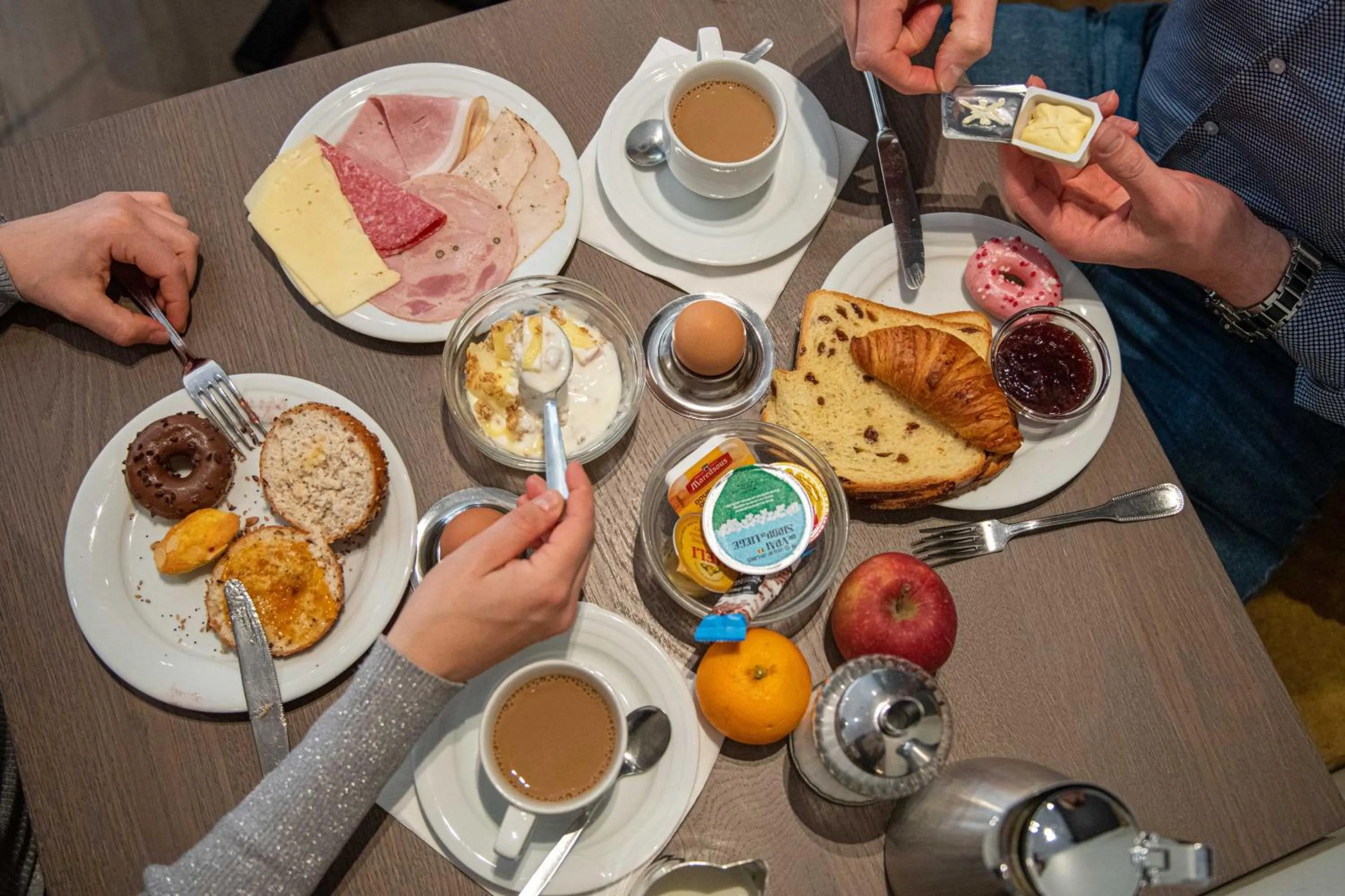 Breakfast in Hotel Sabot D'Or