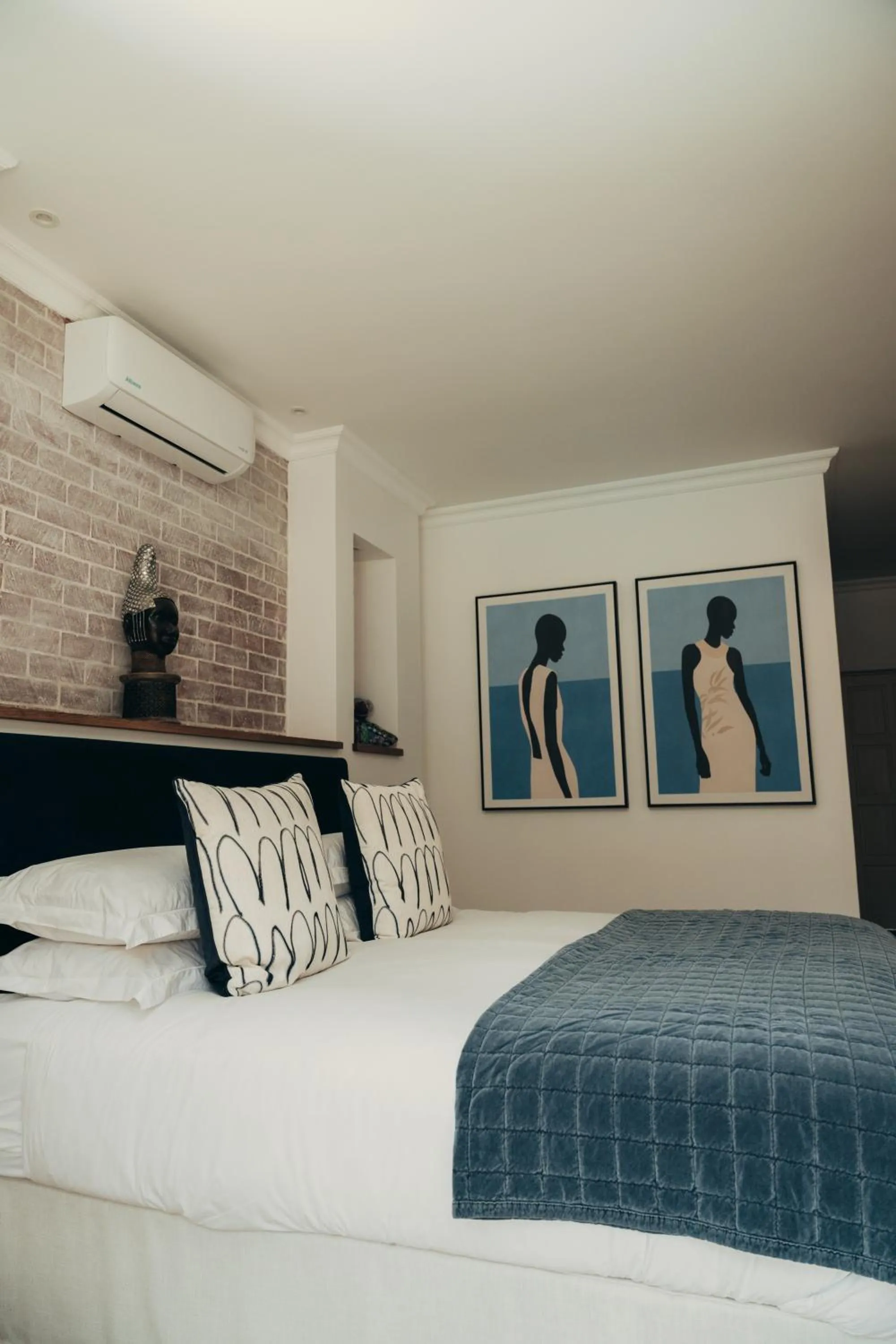 Bed in Les Chambres Guest House