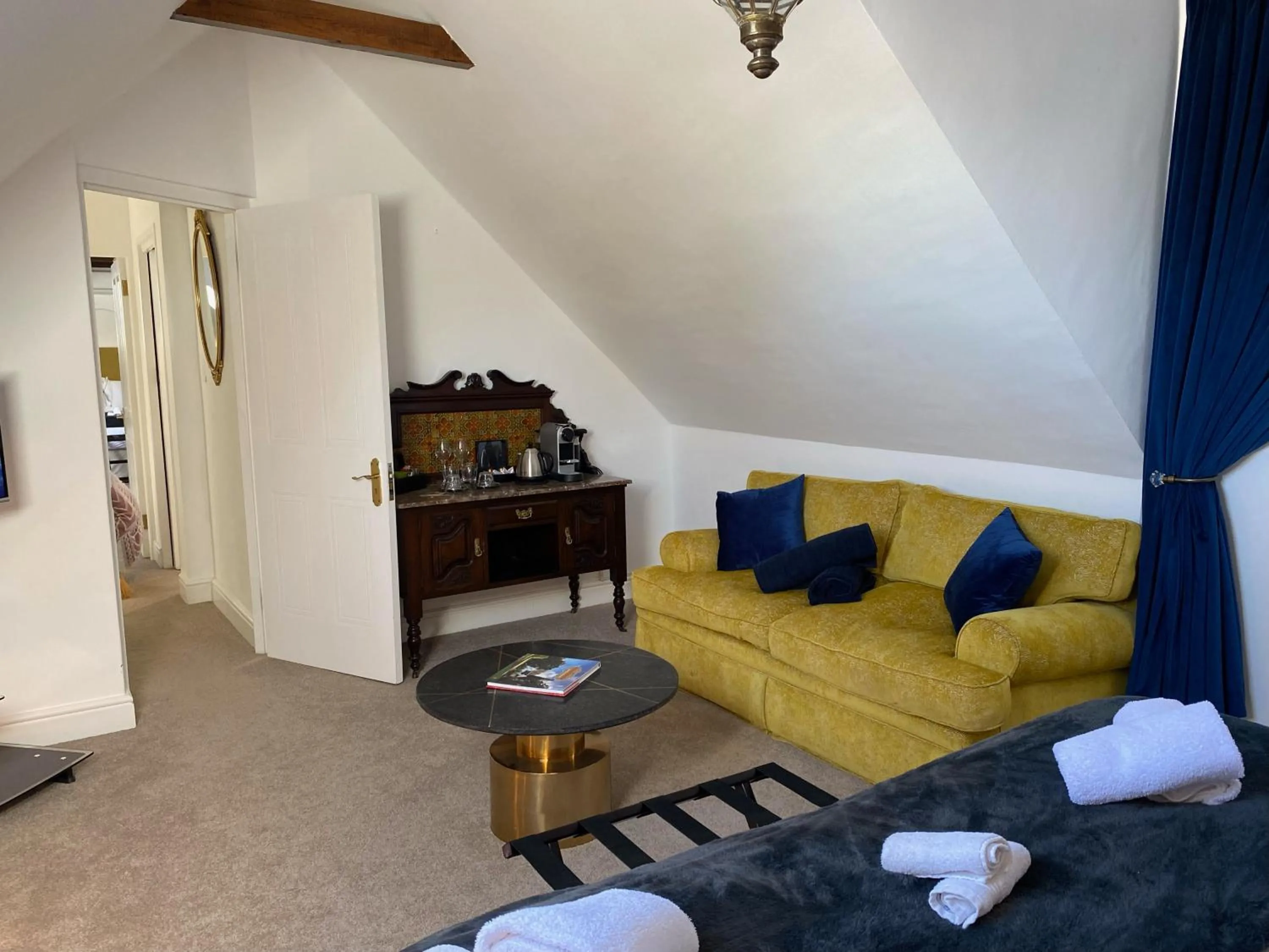 Seating area in Les Chambres Guest House