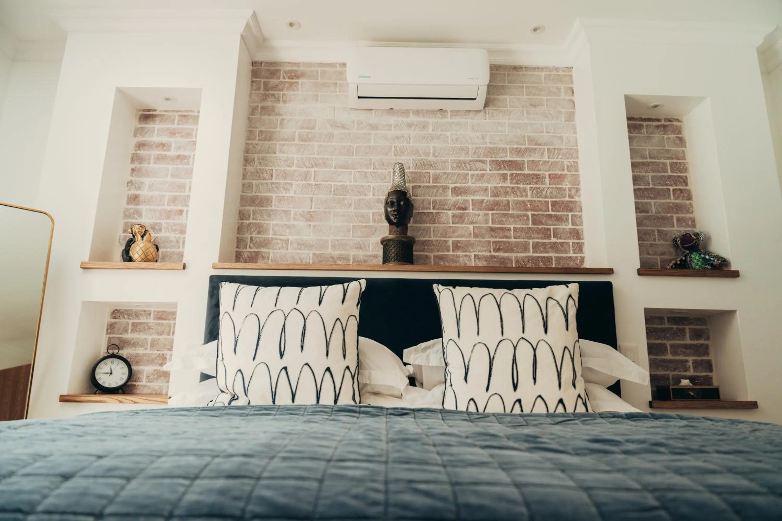 Bed in Les Chambres Guest House