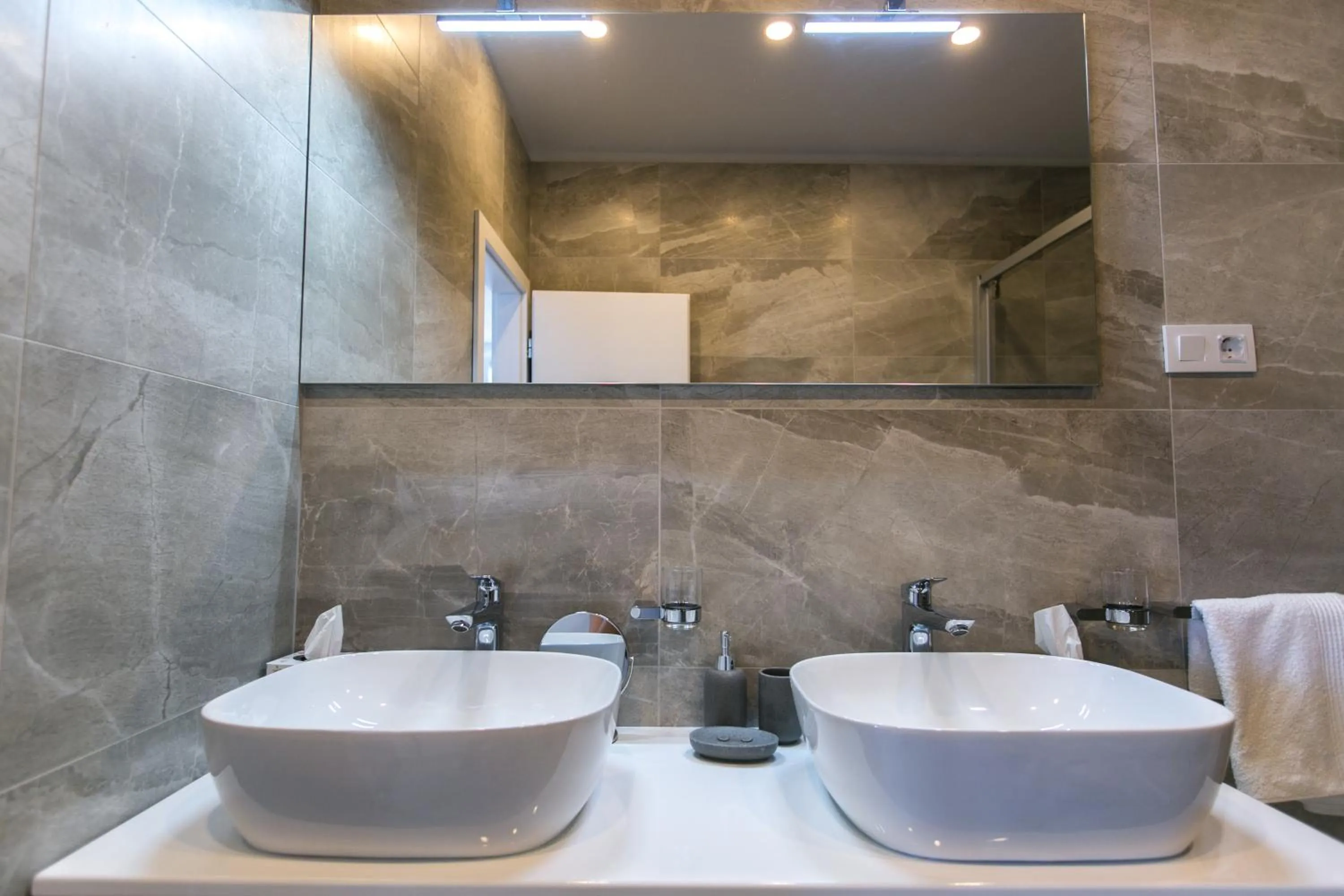Bathroom in Apartments Del Molo