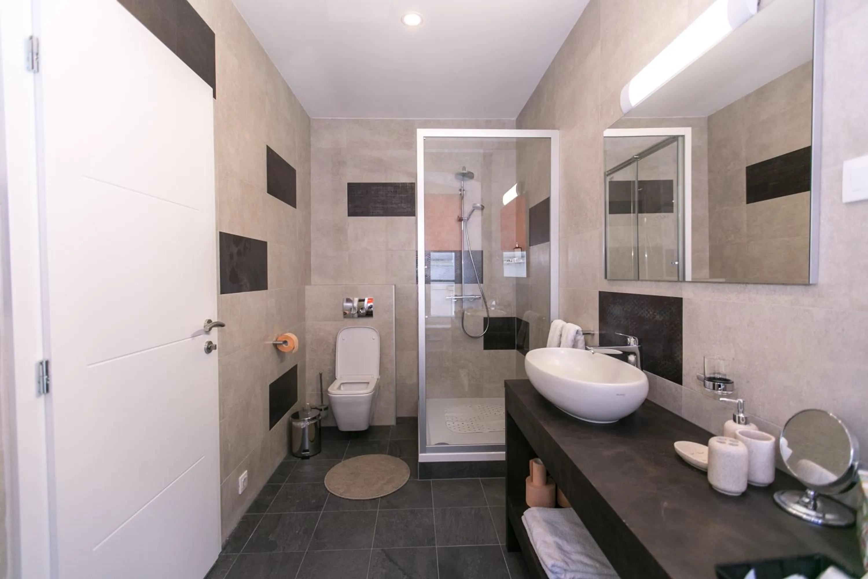 Bathroom in Apartments Del Molo