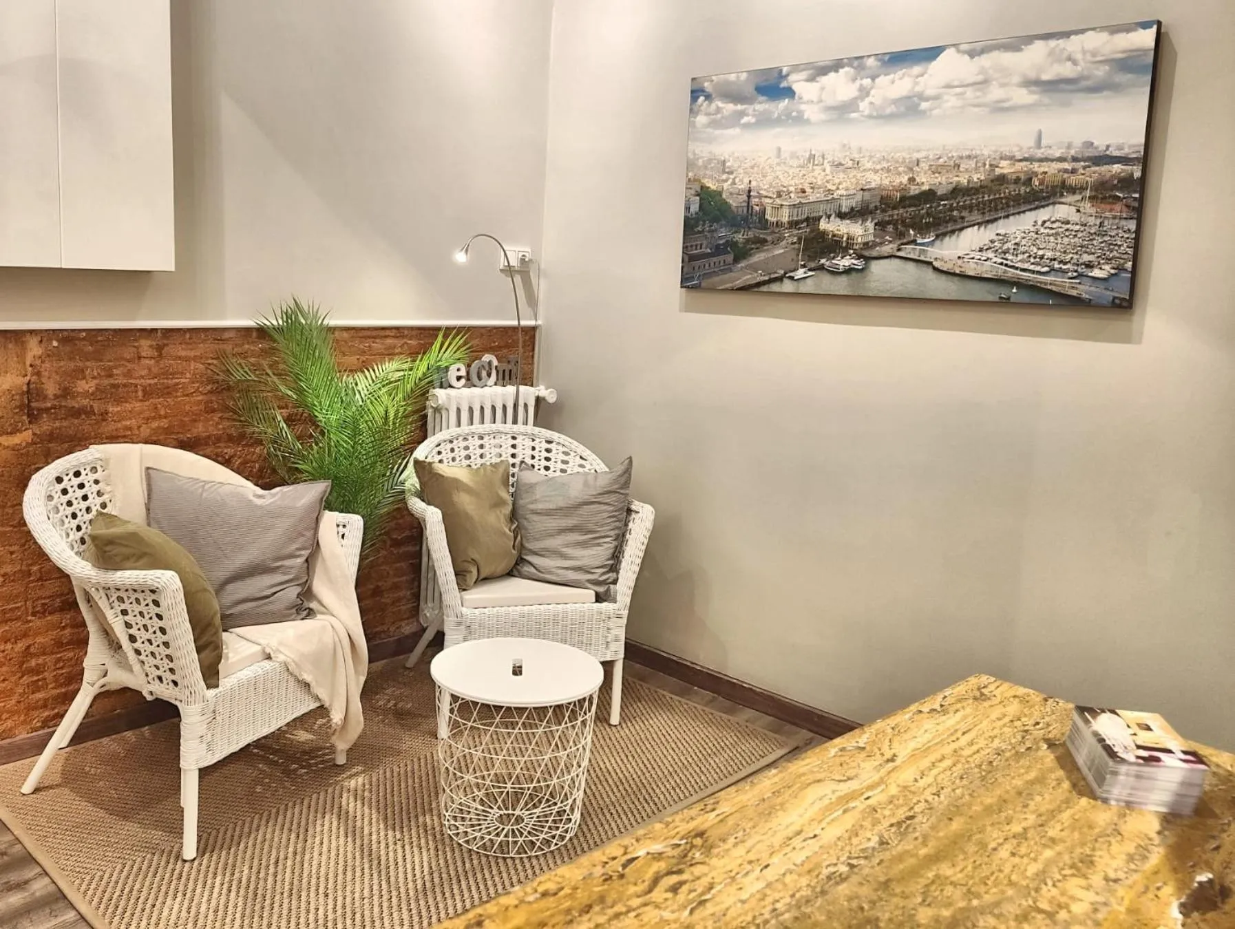 Area and facilities in Hostal Orleans