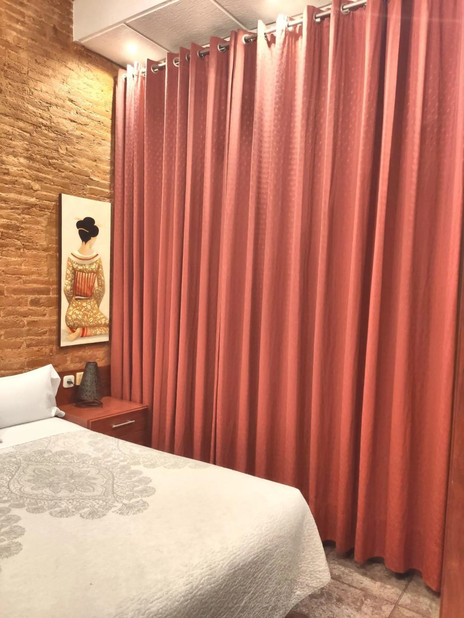 Bed in Hostal Orleans