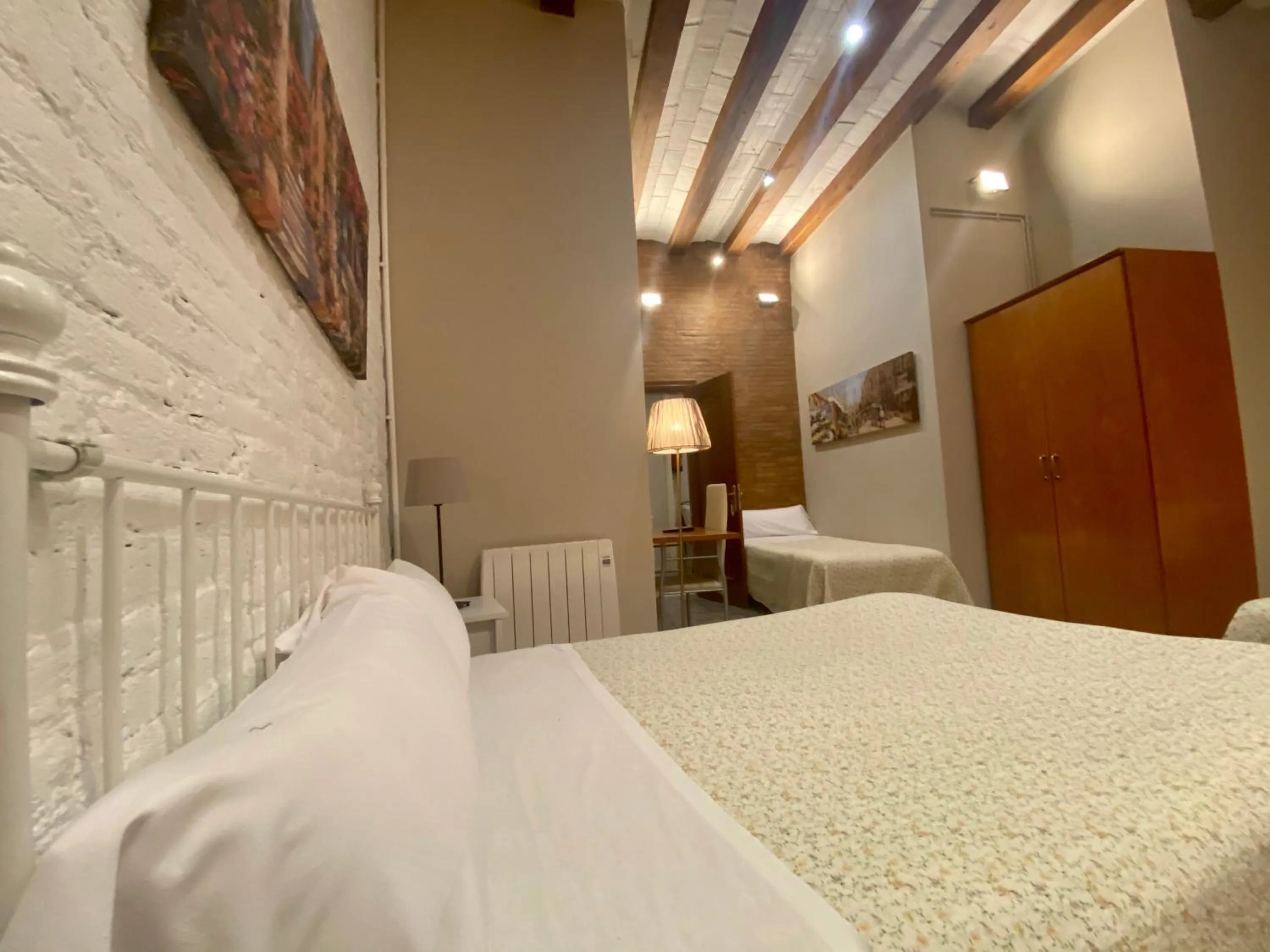 Bed in Hostal Orleans