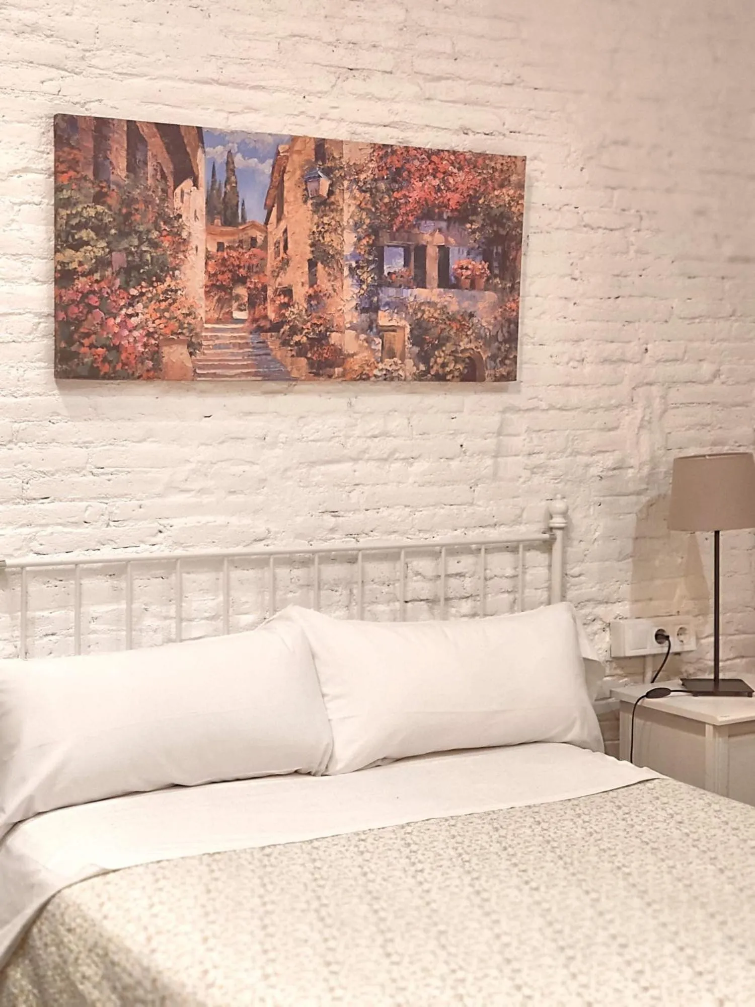 Bed in Hostal Orleans