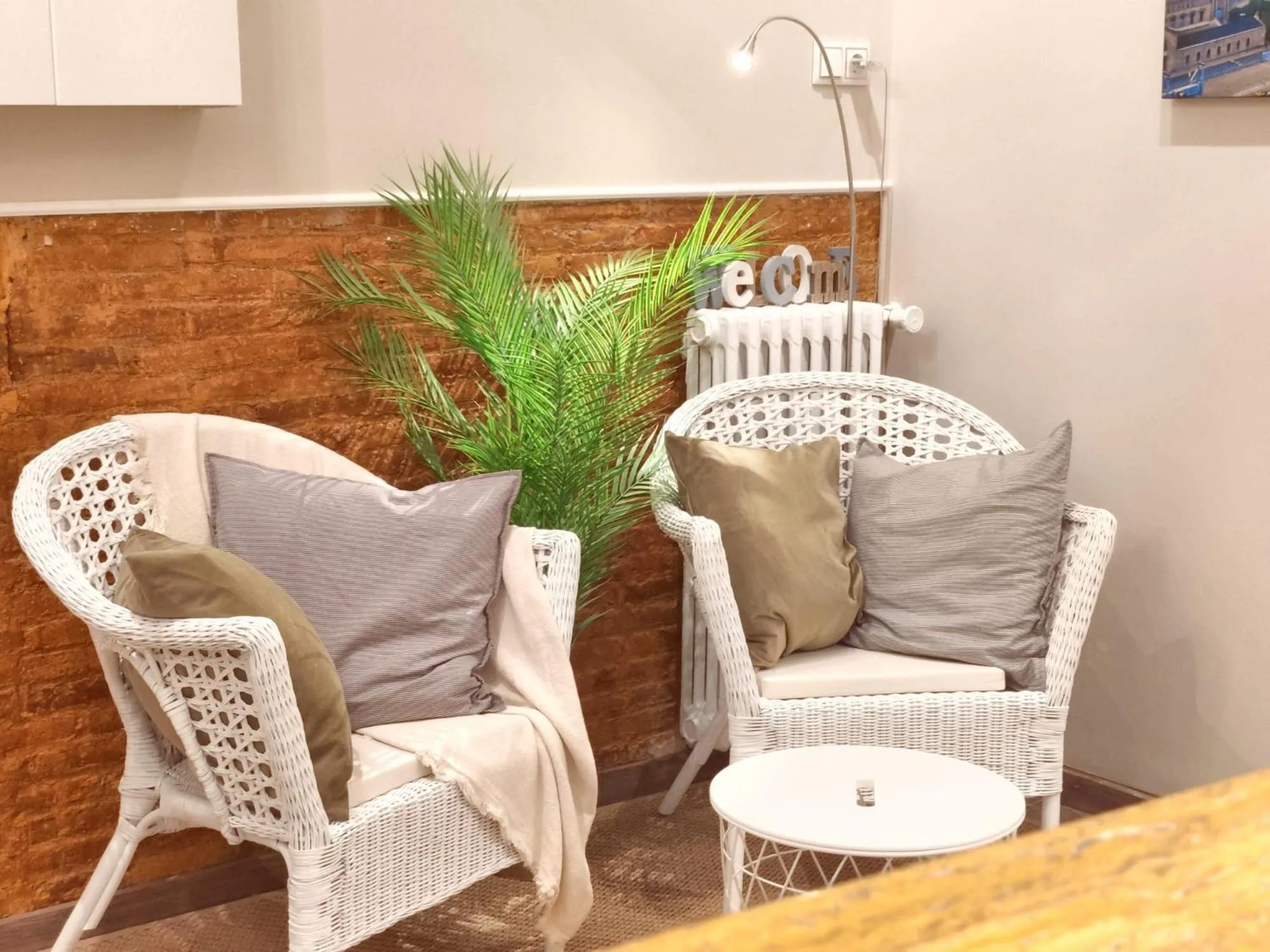 Area and facilities in Hostal Orleans