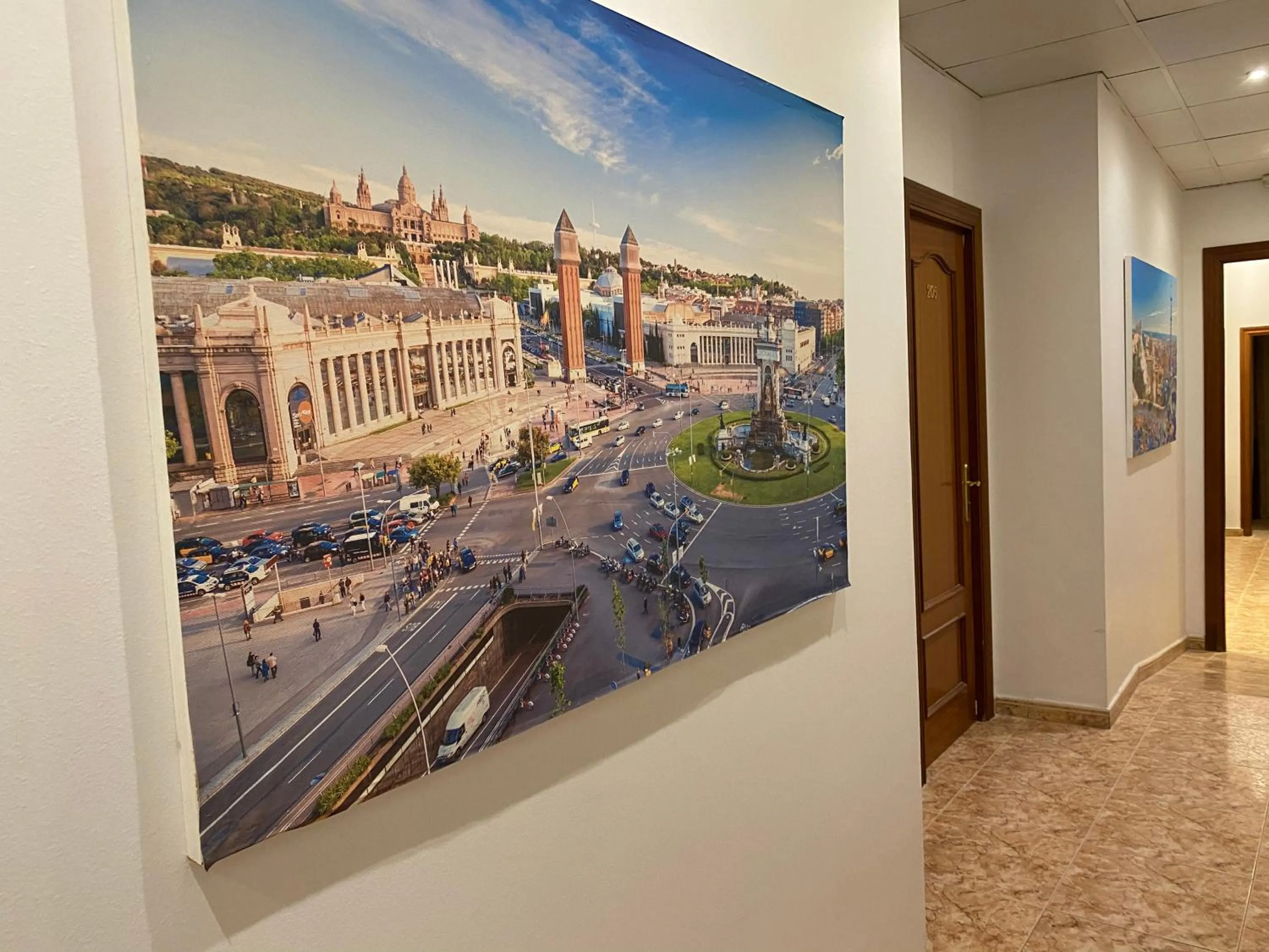 Area and facilities in Hostal Orleans